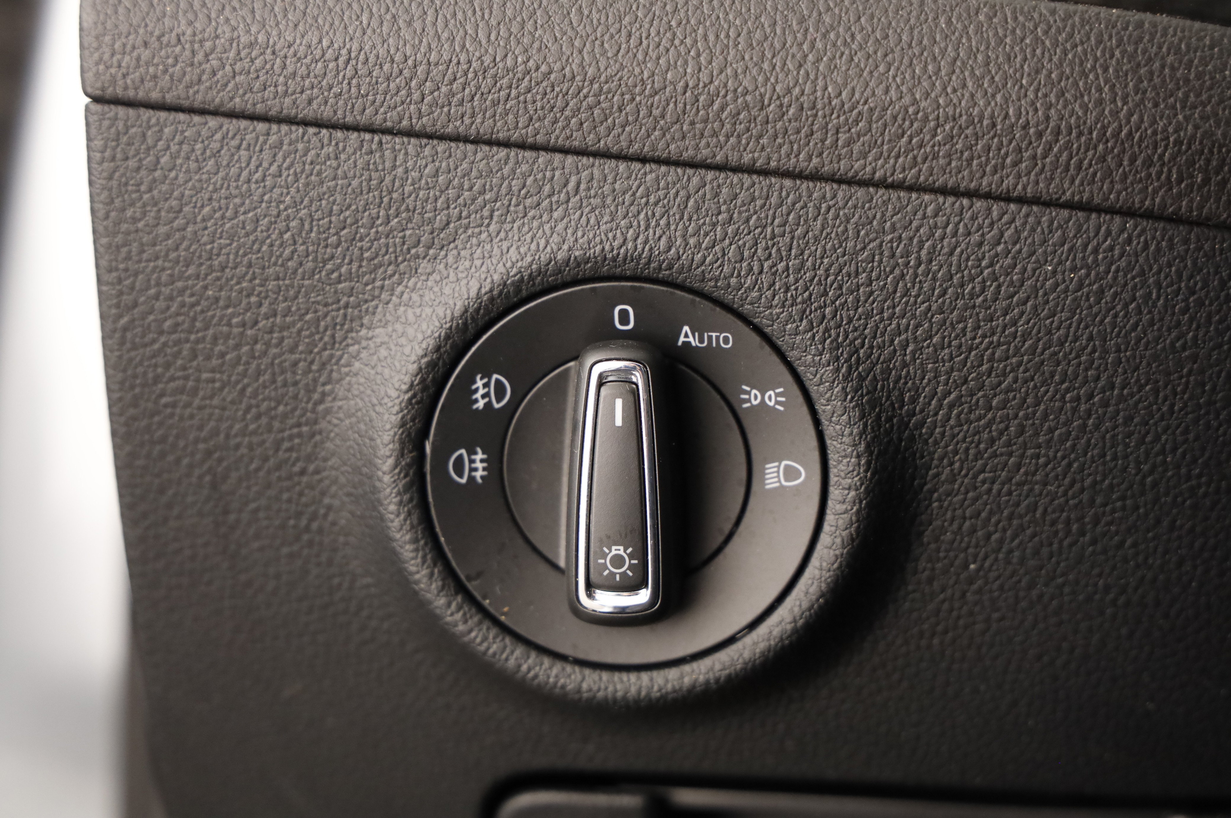 Skoda Superb Combi 2.0 TDI  Sportline | Bild 22 von 31