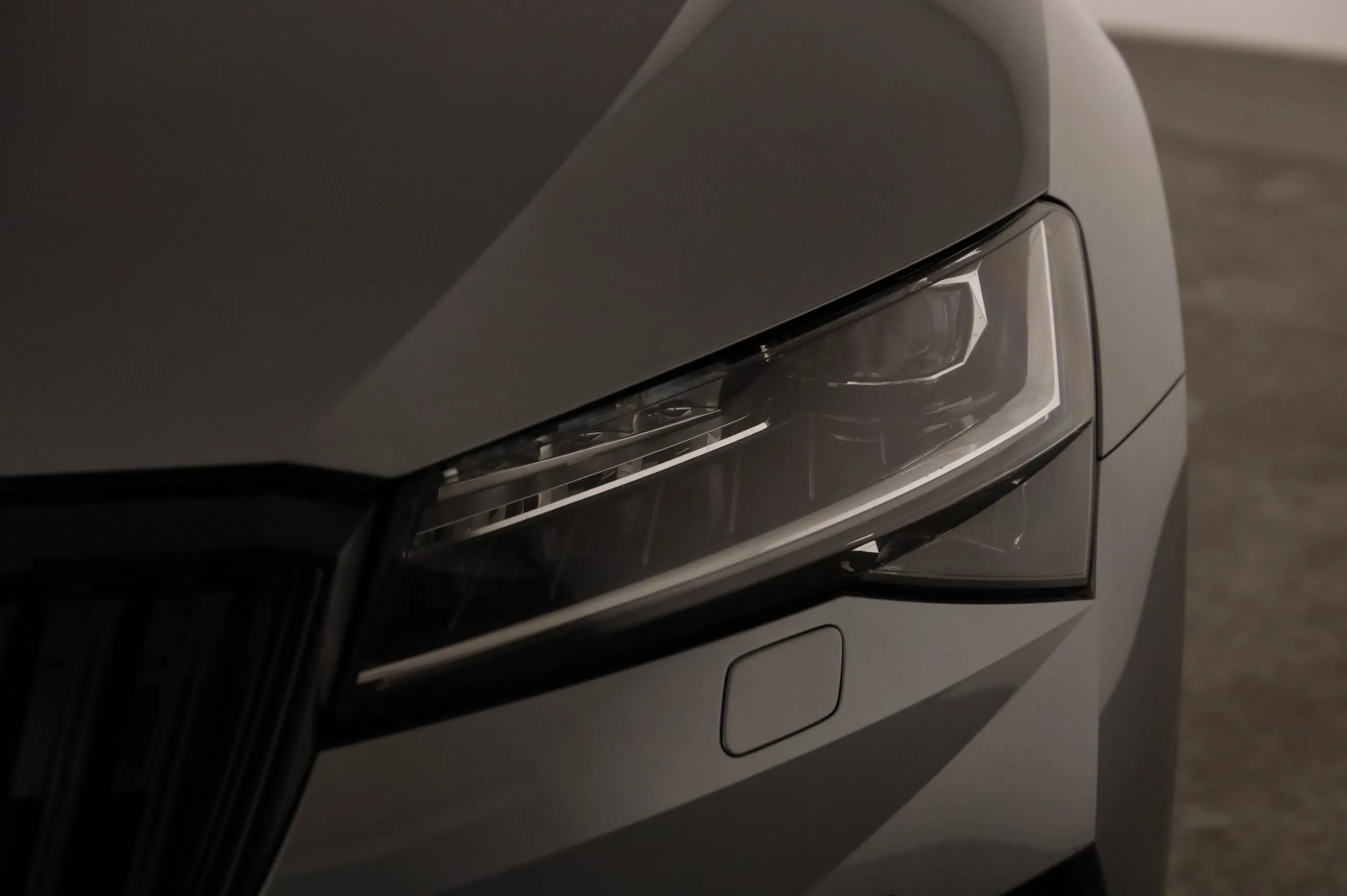 Skoda Superb Combi 2.0 TDI Sportline | Bild 28 von 31