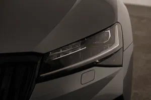 Skoda Superb Combi 2.0 TDI Sportline | Thumbnail 28 von 31