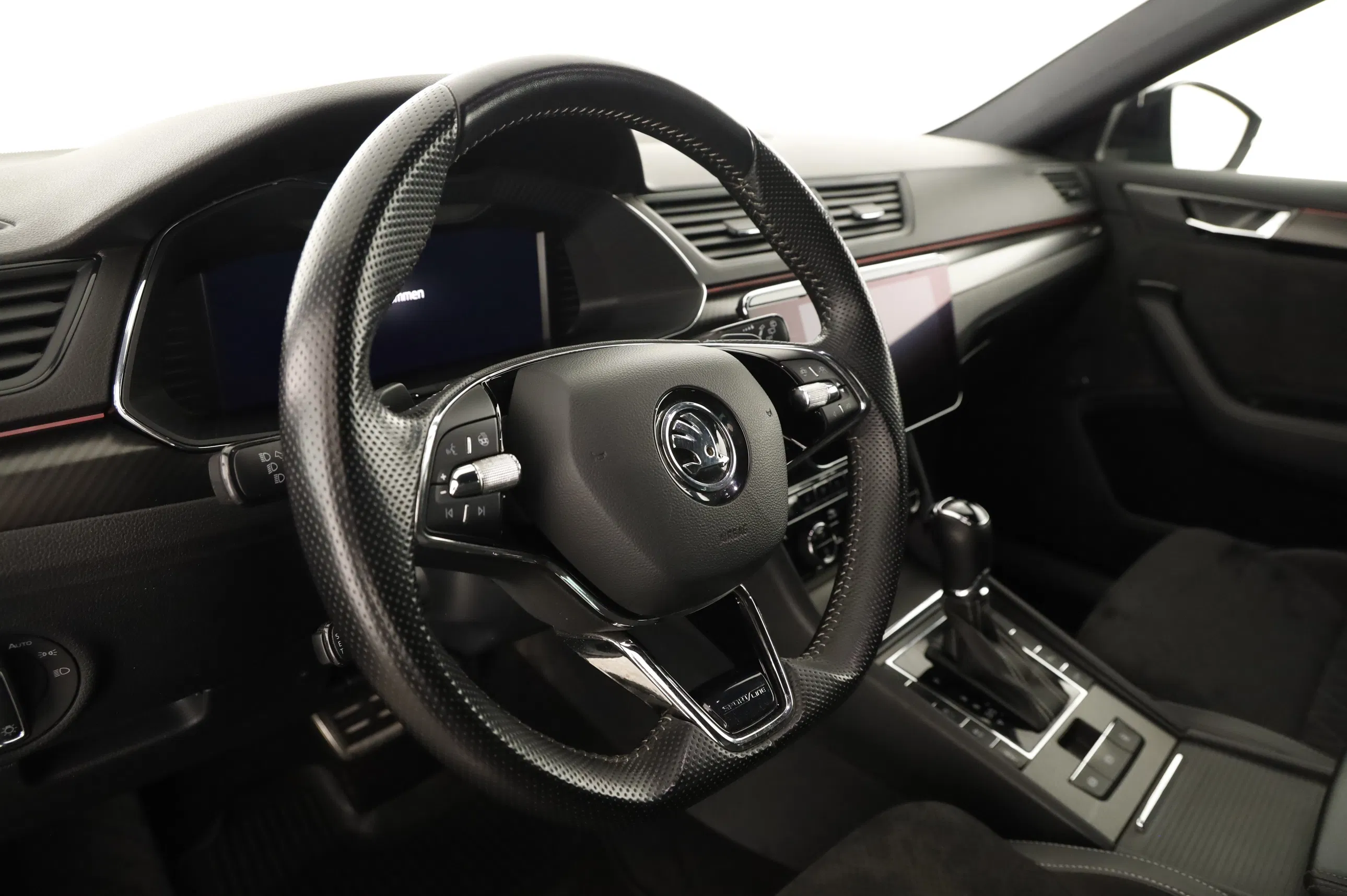 Skoda Superb Combi 2.0 TDI Sportline | Bild 6 von 31