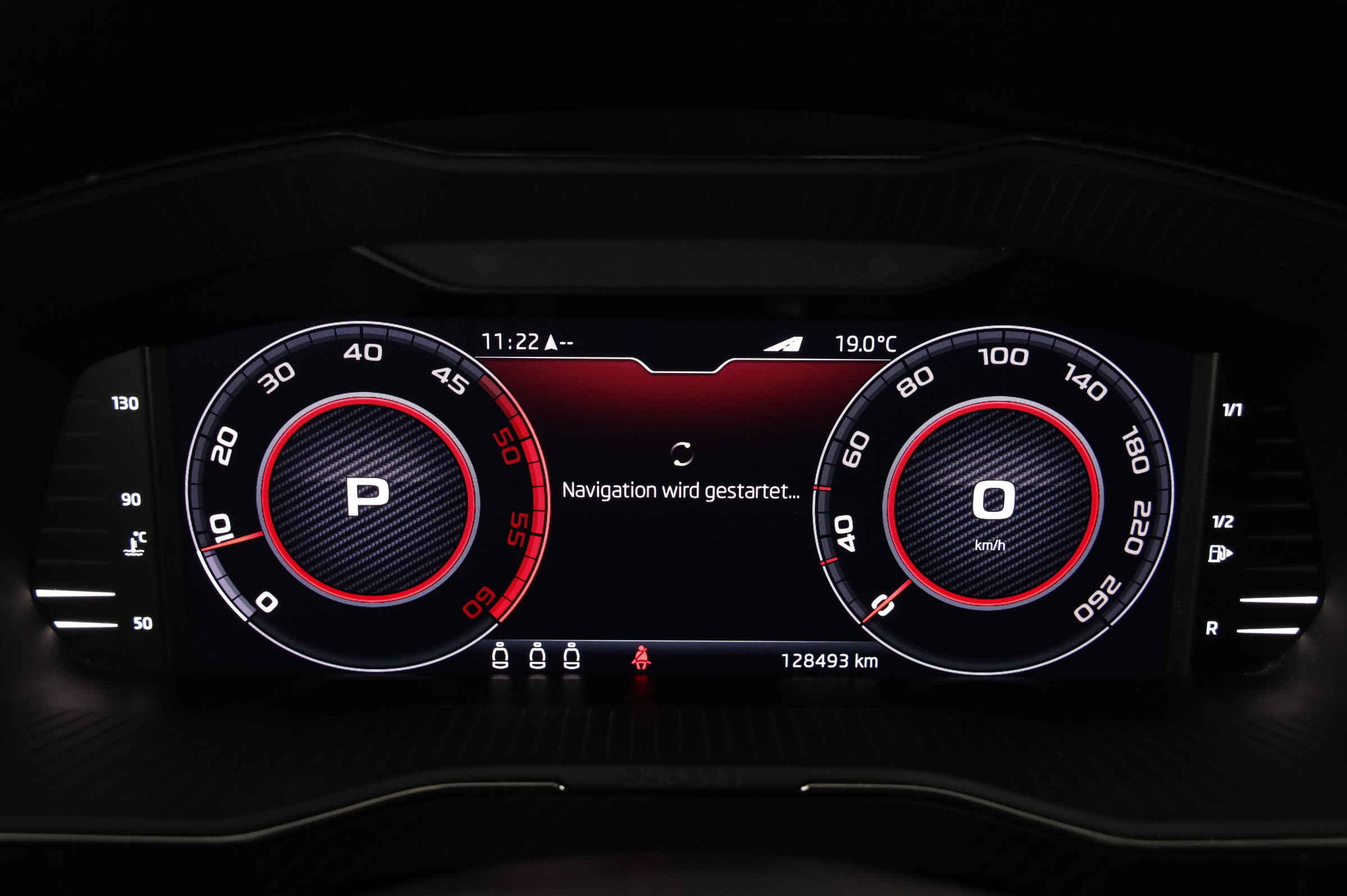 Skoda Superb Combi 2.0 TDI  Sportline | Bild 8 von 31