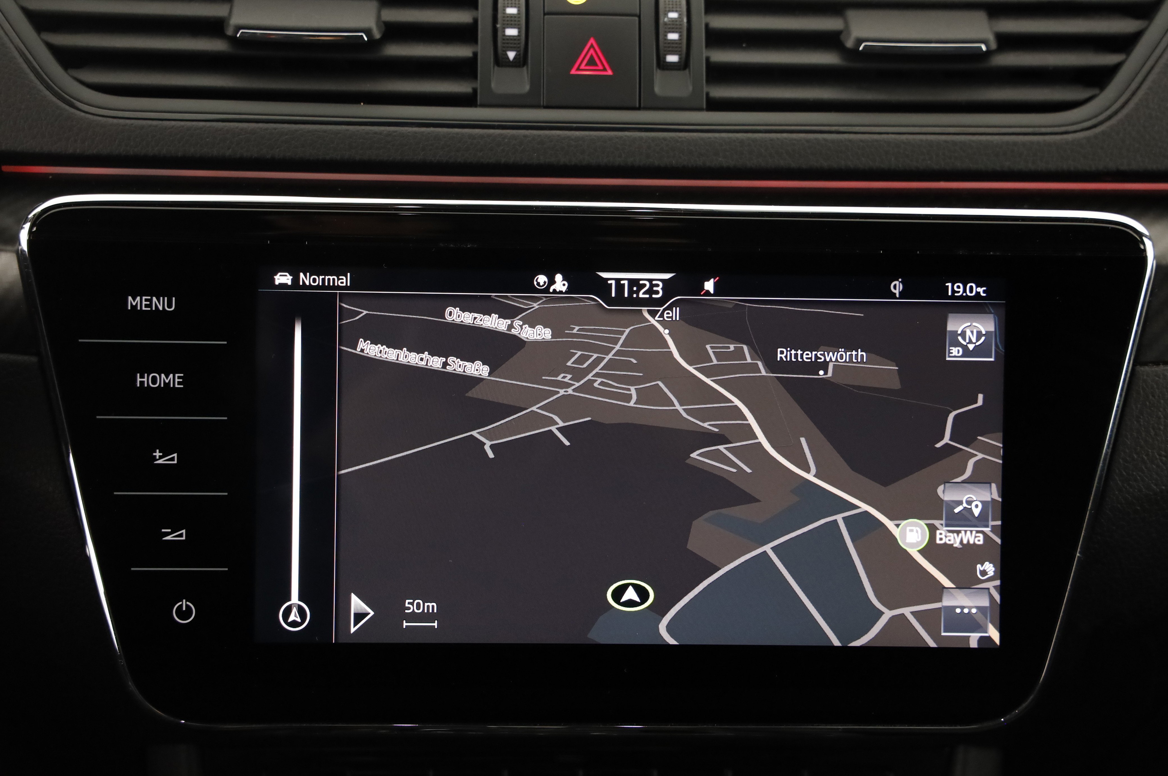 Skoda Superb Combi 2.0 TDI  Sportline | Bild 9 von 31