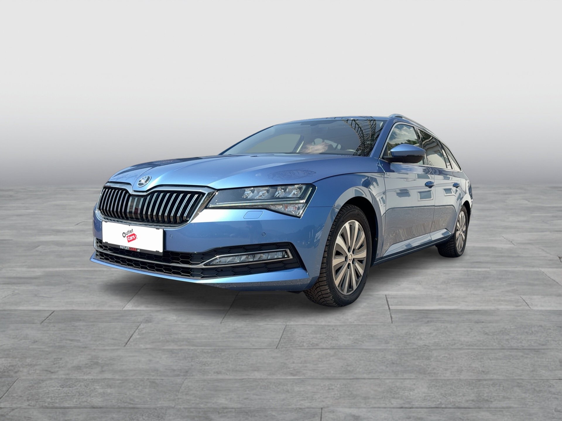 Skoda Superb Combi 2.0 TDI DSG | Bild 2 von 24