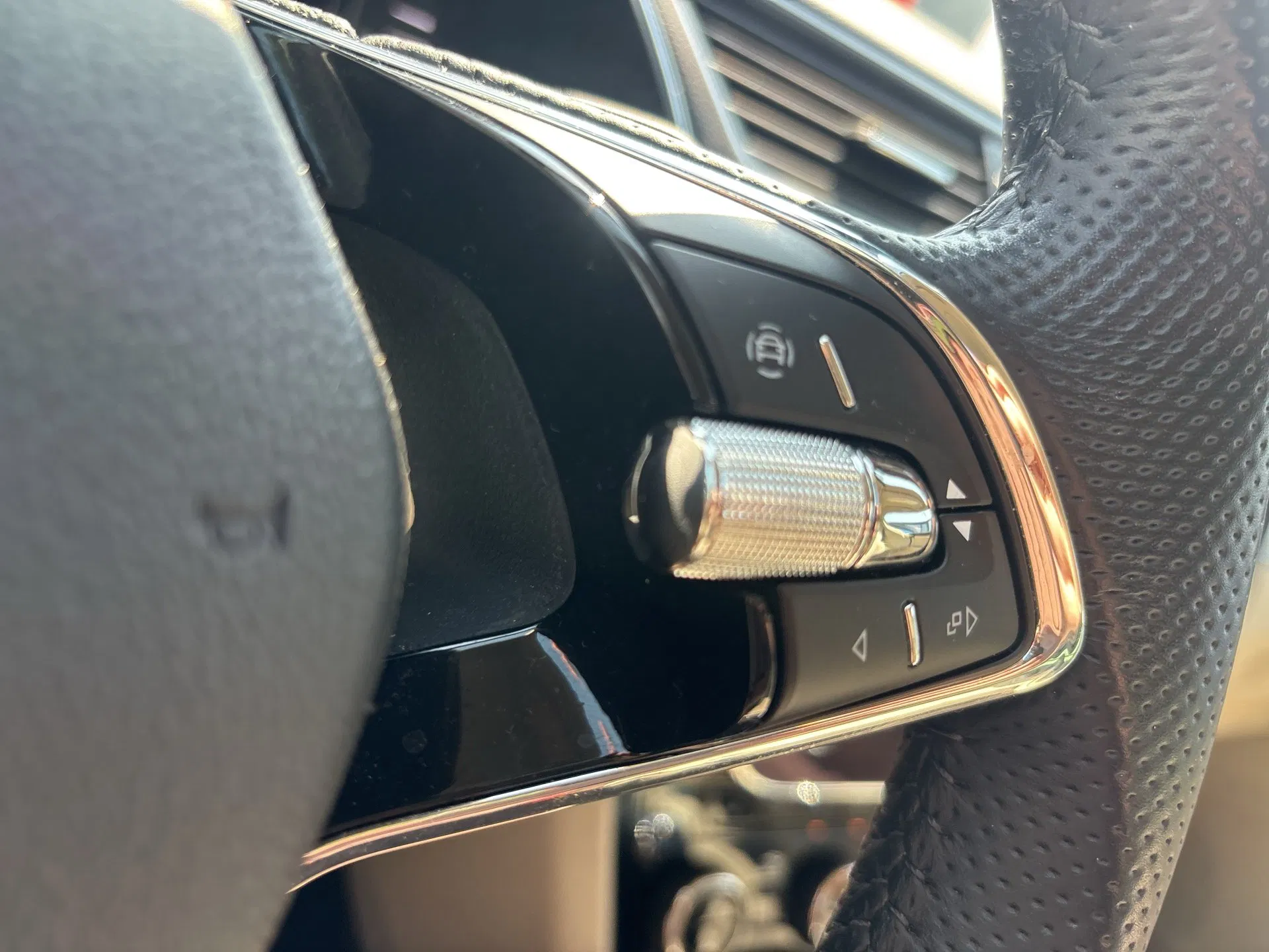 Skoda Superb Combi 2.0 TDI DSG | Bild 14 von 24