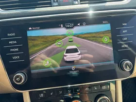 Skoda Superb Combi 2.0 TDI DSG | Thumbnail 16 von 24