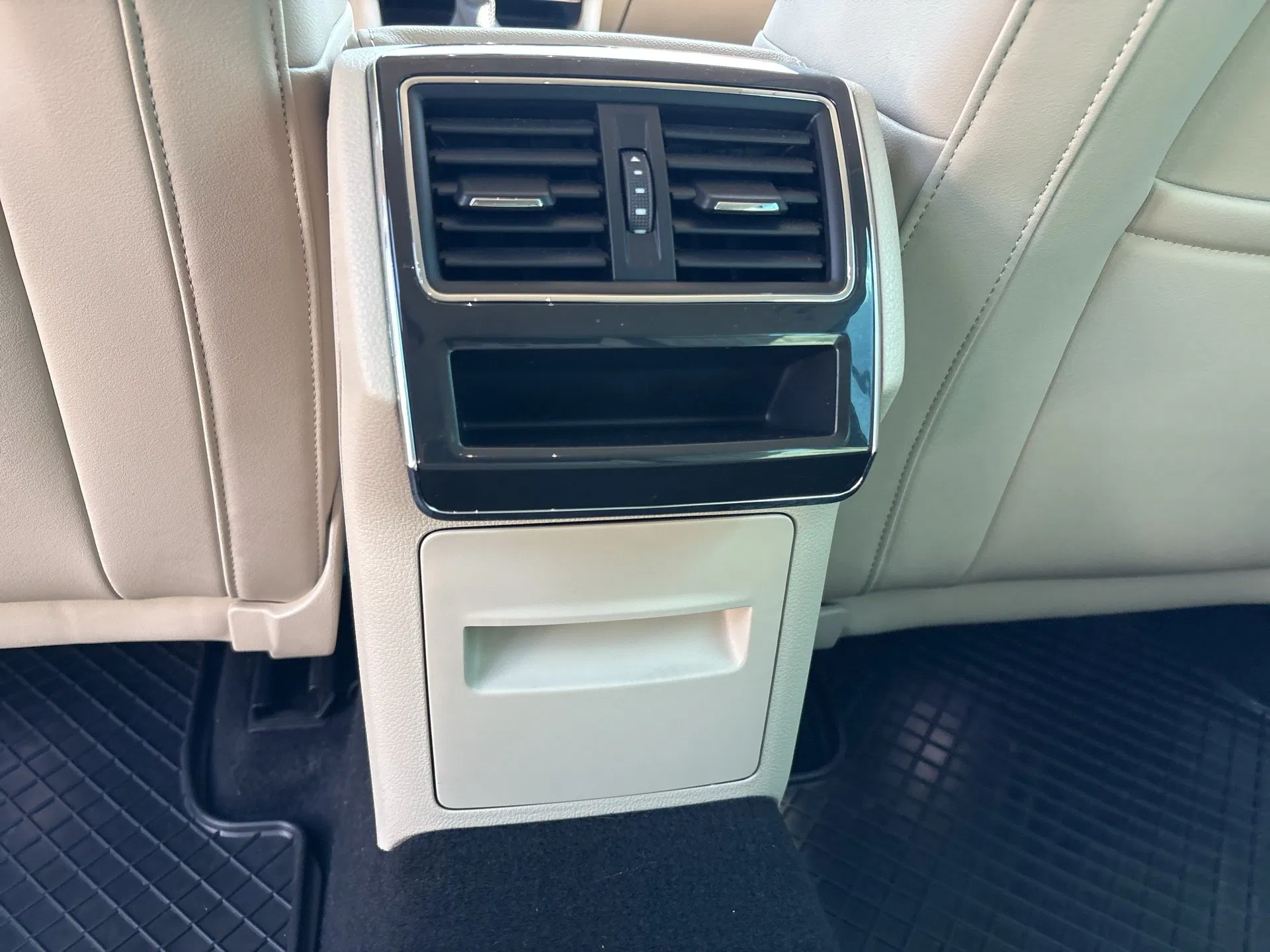 Skoda Superb Combi 2.0 TDI DSG | Bild 20 von 24