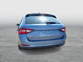 Skoda Superb Combi 2.0 TDI DSG | Thumbnail 5 von 24