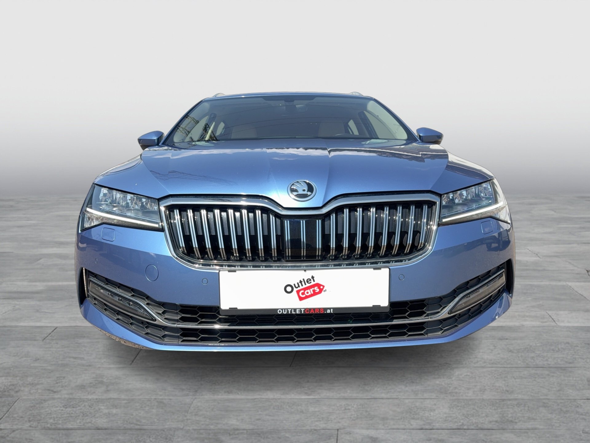 Skoda Superb Combi 2.0 TDI DSG | Bild 8 von 24