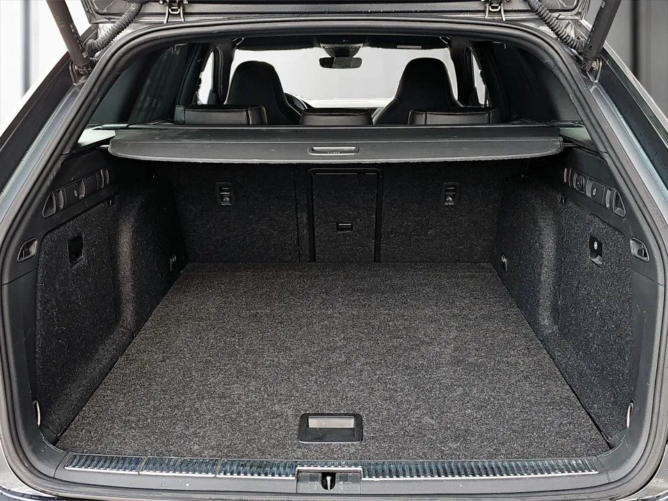 Skoda Superb Combi 2.0 TDI Sportline | Bild 20 von 24