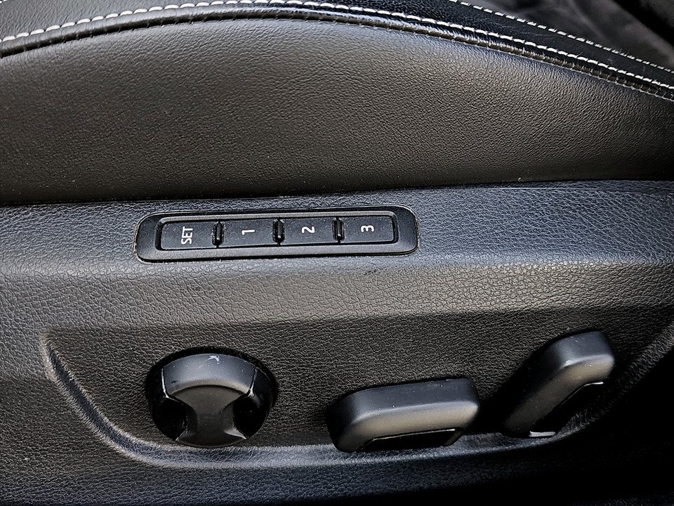 Skoda Superb Combi 2.0 TDI  Sportline | Bild 21 von 24