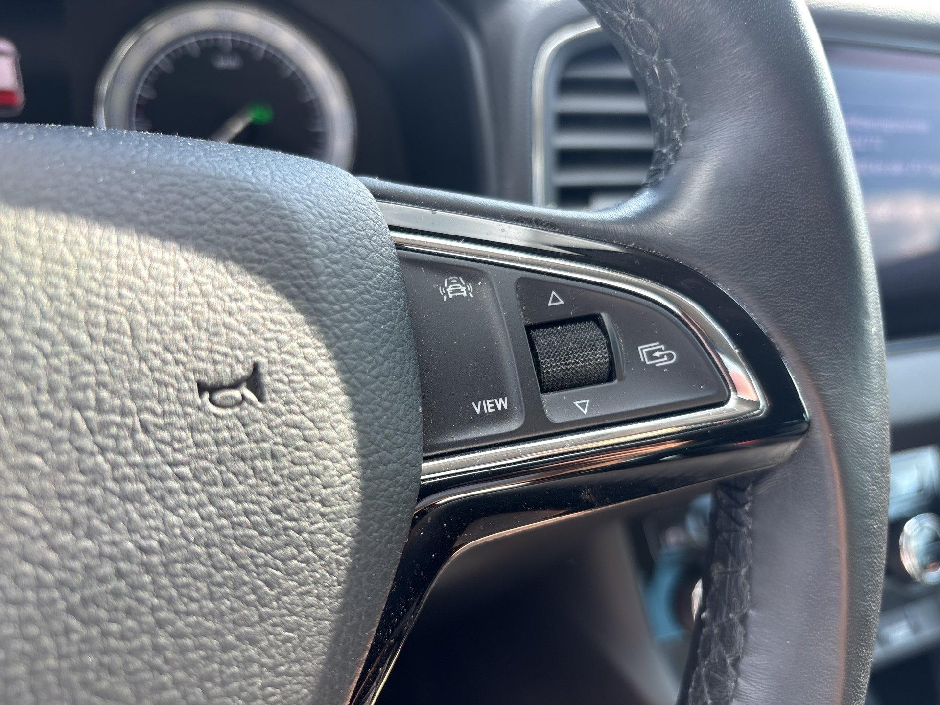 Skoda Karoq 1.5 TSI ACT Style 125 | Bild 14 von 20