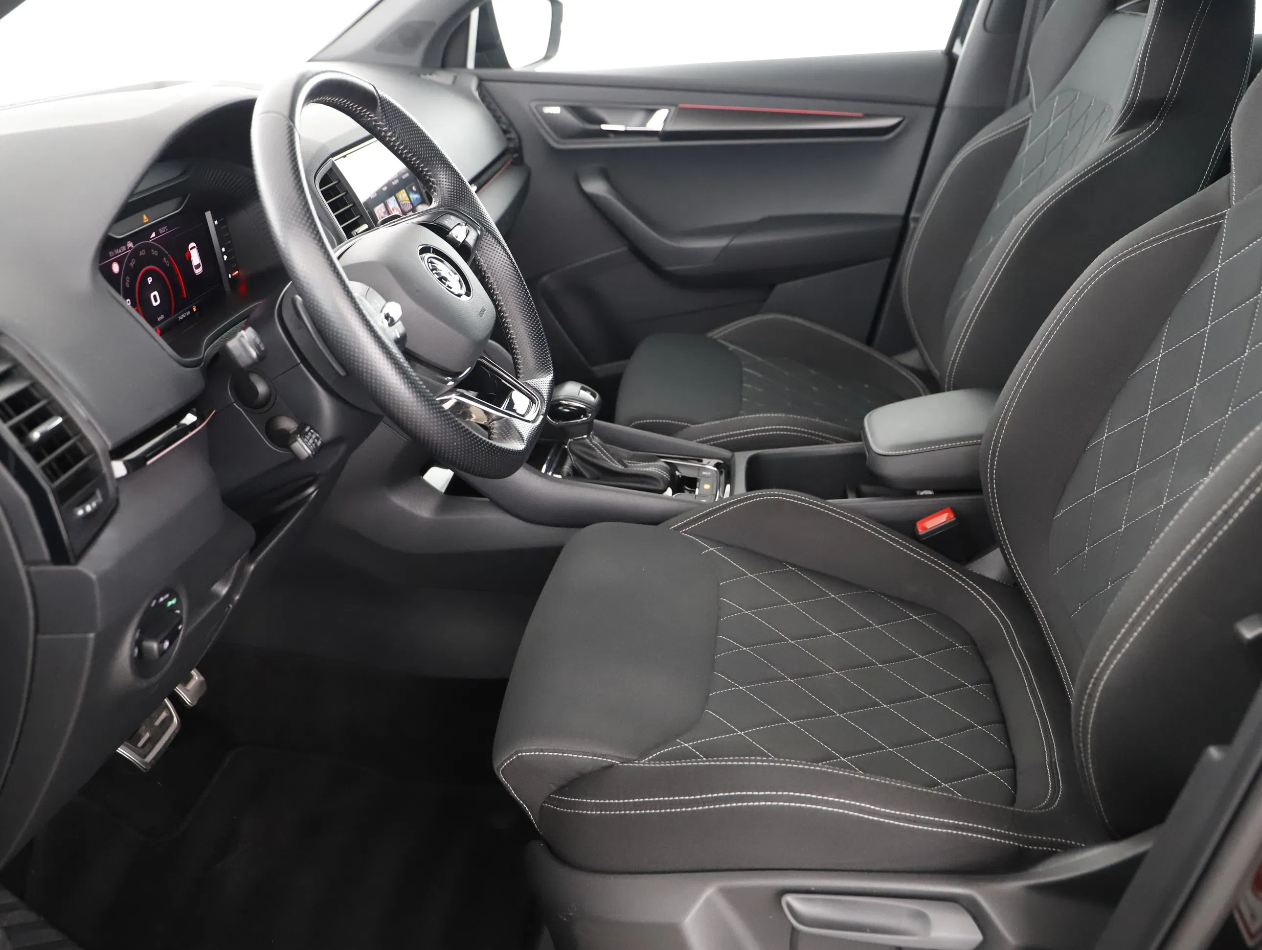 Skoda Karoq 1.5 TSI ACT Sportline | Bild 9 von 28