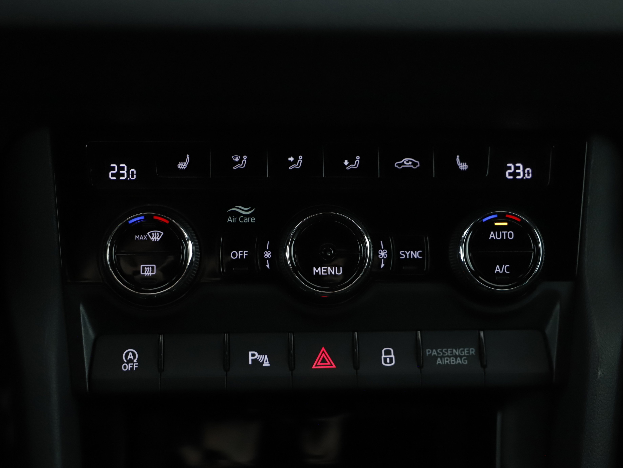 Skoda Karoq 1.5 TSI ACT Sportline | Bild 18 von 28