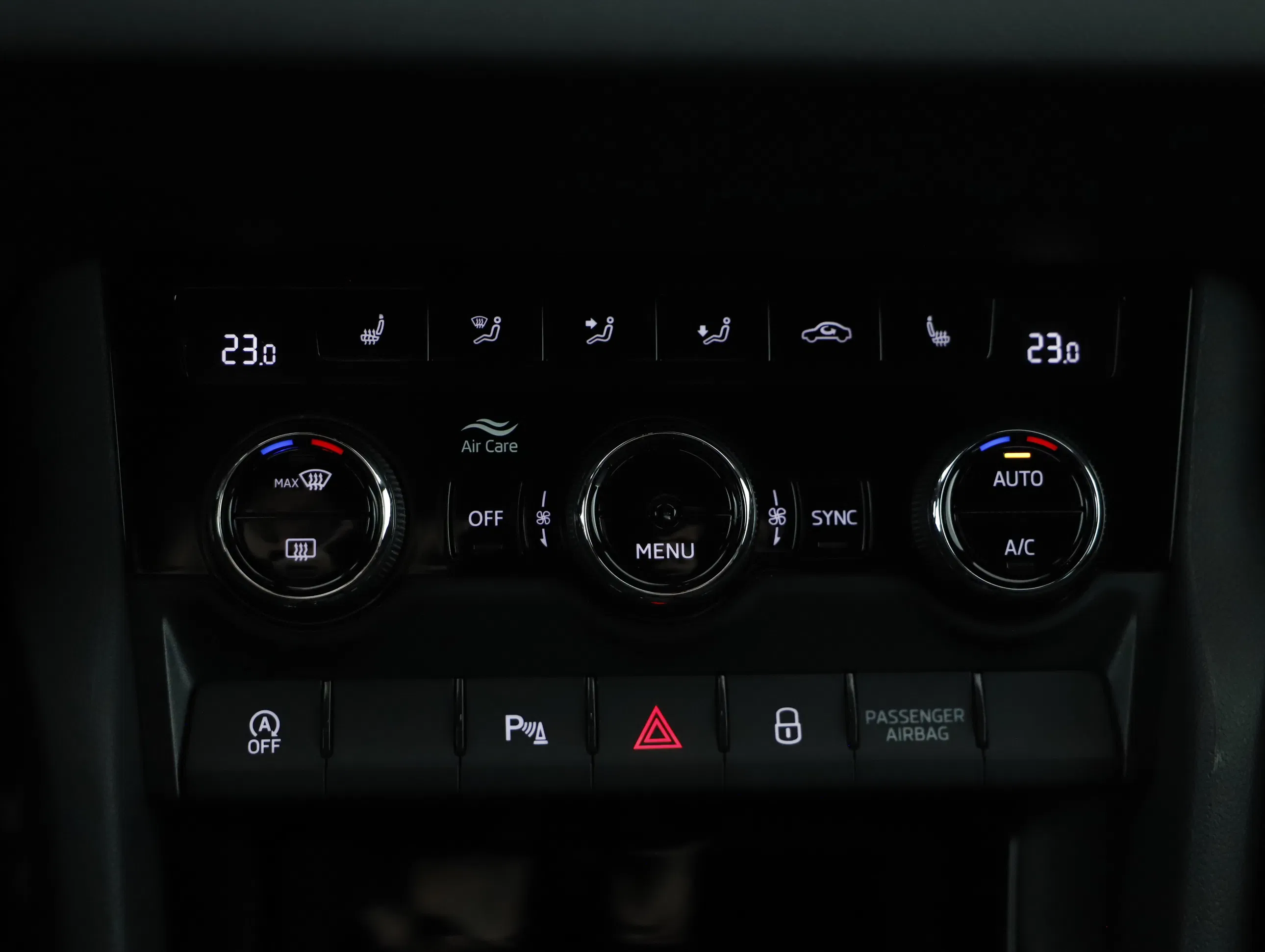 Skoda Karoq 1.5 TSI ACT Sportline | Bild 18 von 28