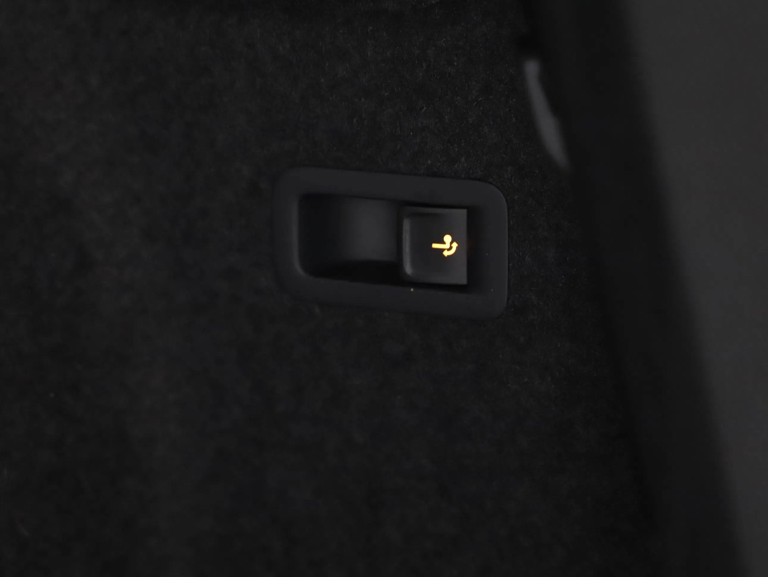 Skoda Karoq 1.5 TSI ACT Sportline | Bild 26 von 28