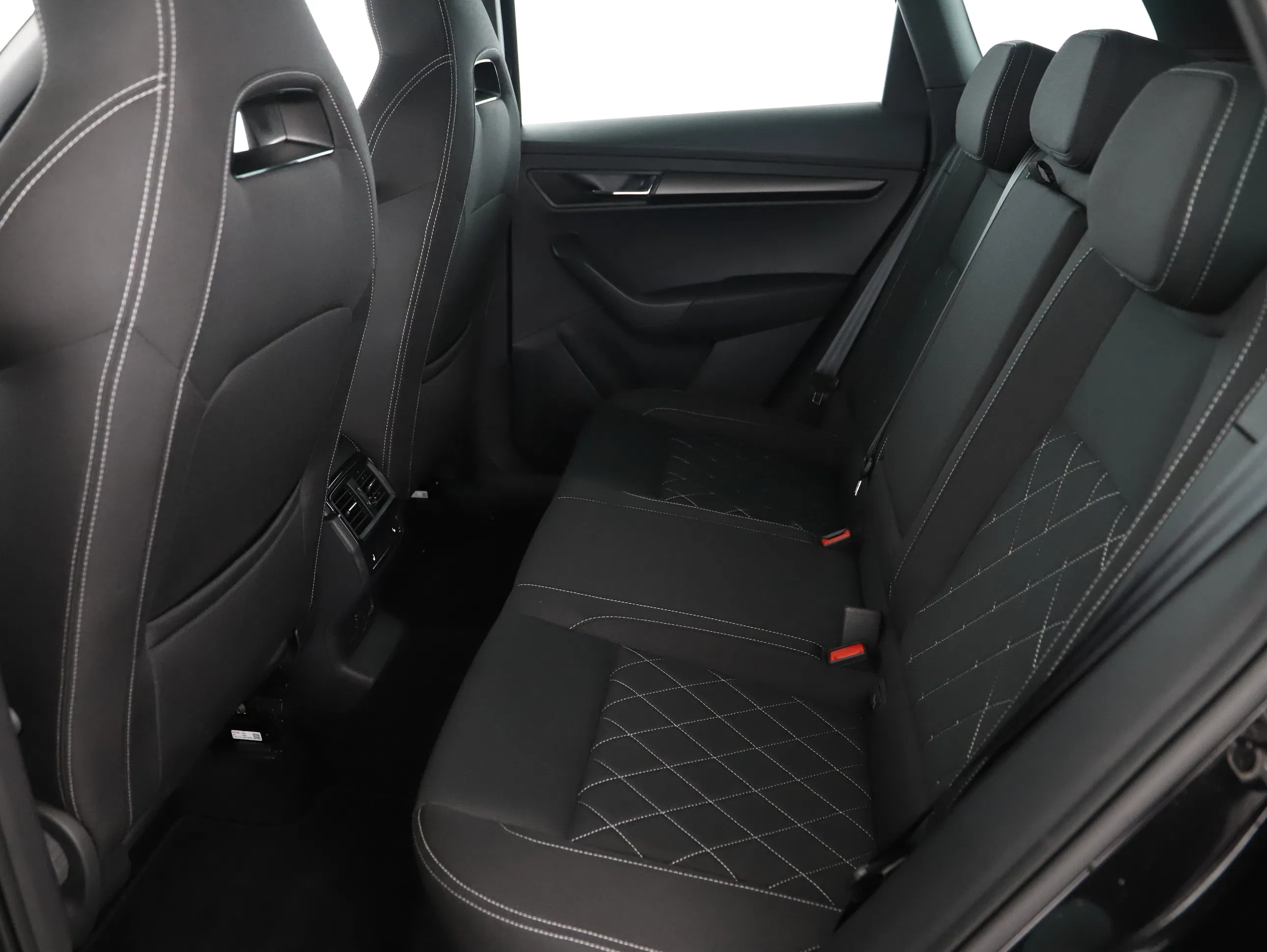 Skoda Karoq 1.5 TSI ACT Sportline | Bild 10 von 28