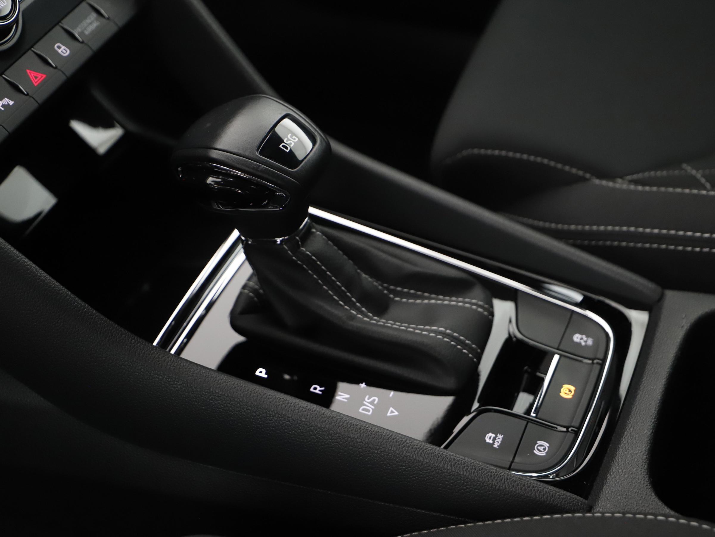 Skoda Karoq 1.5 TSI ACT Sportline | Bild 13 von 28