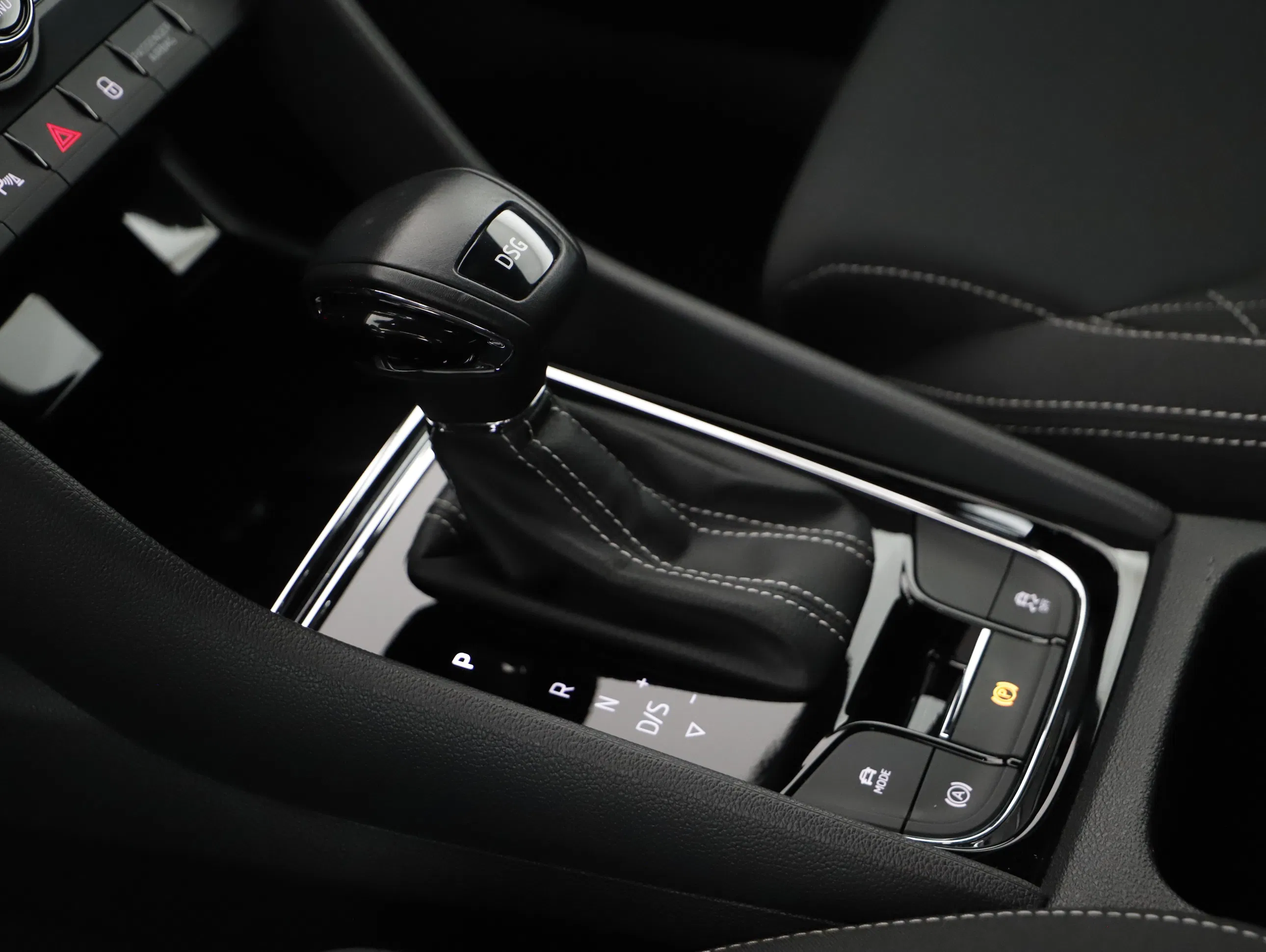 Skoda Karoq 1.5 TSI ACT Sportline | Bild 13 von 28