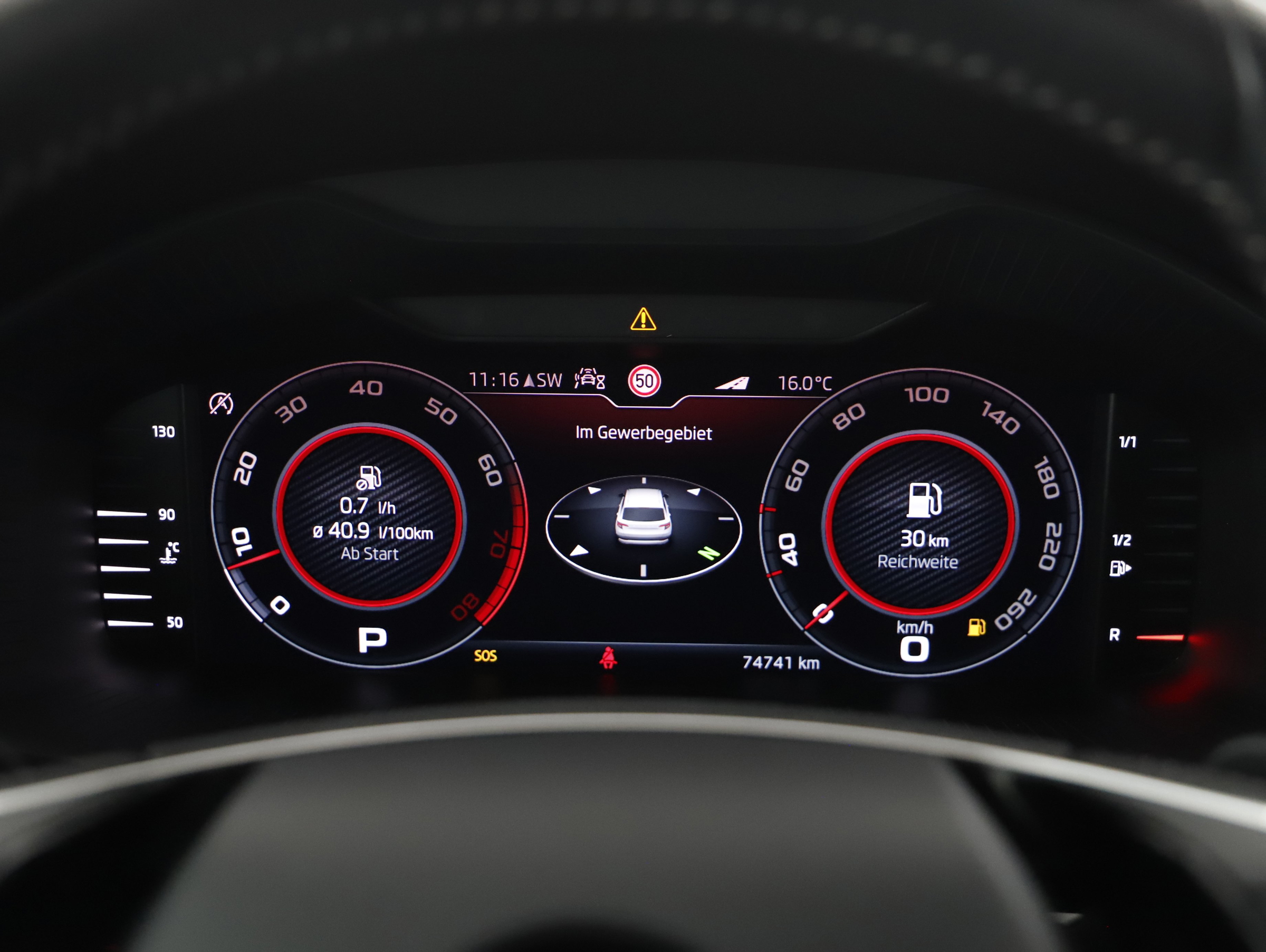 Skoda Karoq 1.5 TSI ACT Sportline | Bild 14 von 28