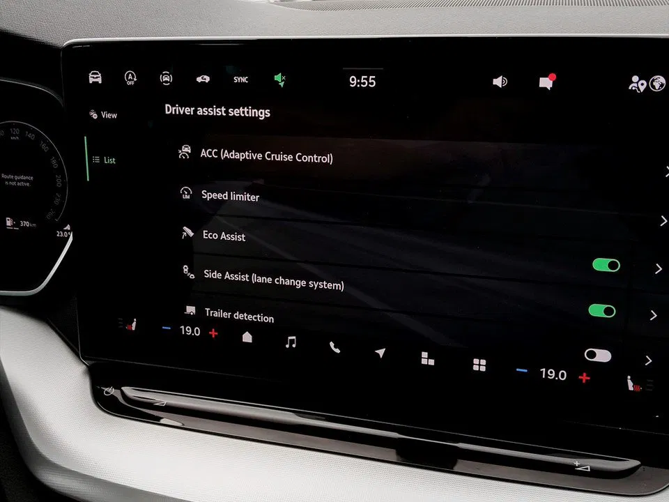 Skoda Octavia Combi 1.5 TSI DSG Selection | Bild 17 von 22