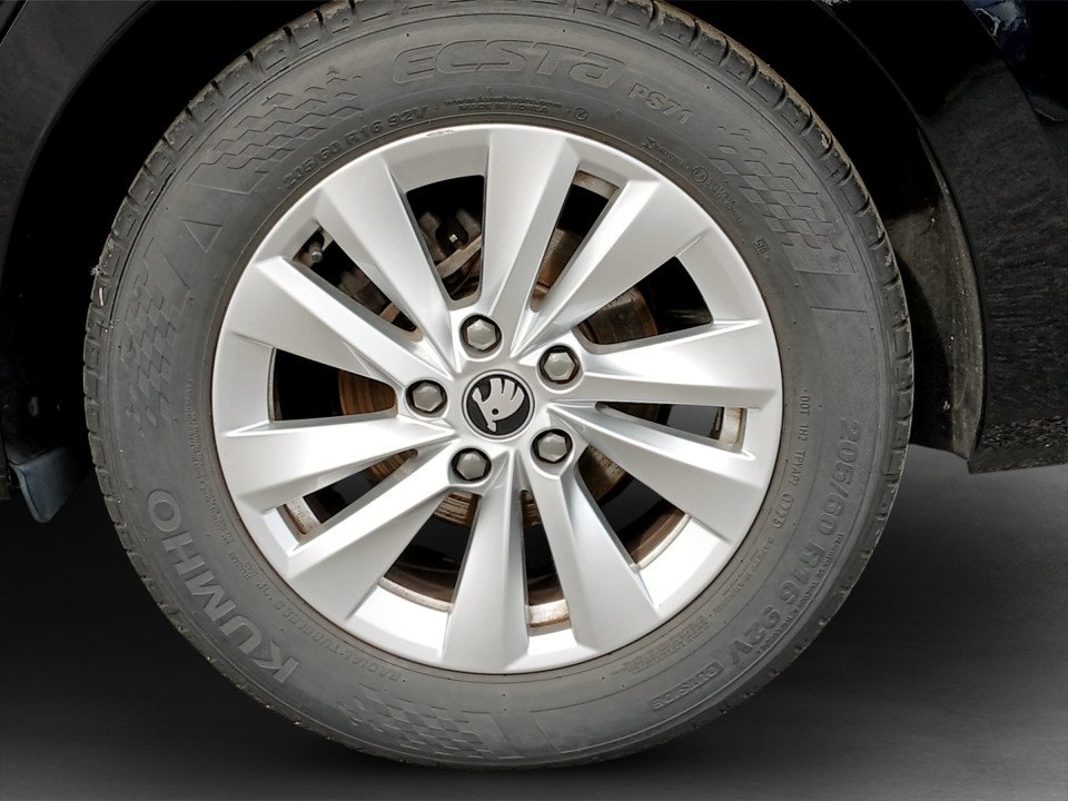 Skoda Octavia Combi 1.5 TSI DSG Selection | Bild 6 von 22