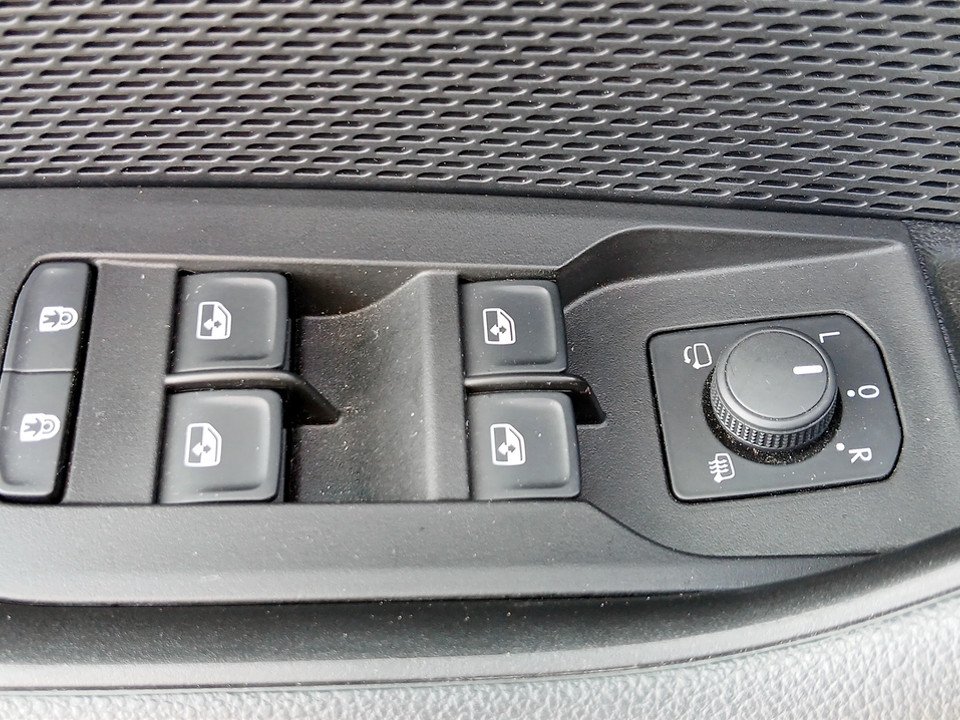 Skoda Octavia Combi 1.5 TSI DSG Selection | Bild 6 von 23