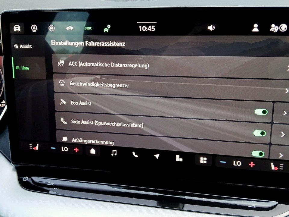 Skoda Octavia Combi 1.5 TSI DSG Selection | Bild 18 von 24