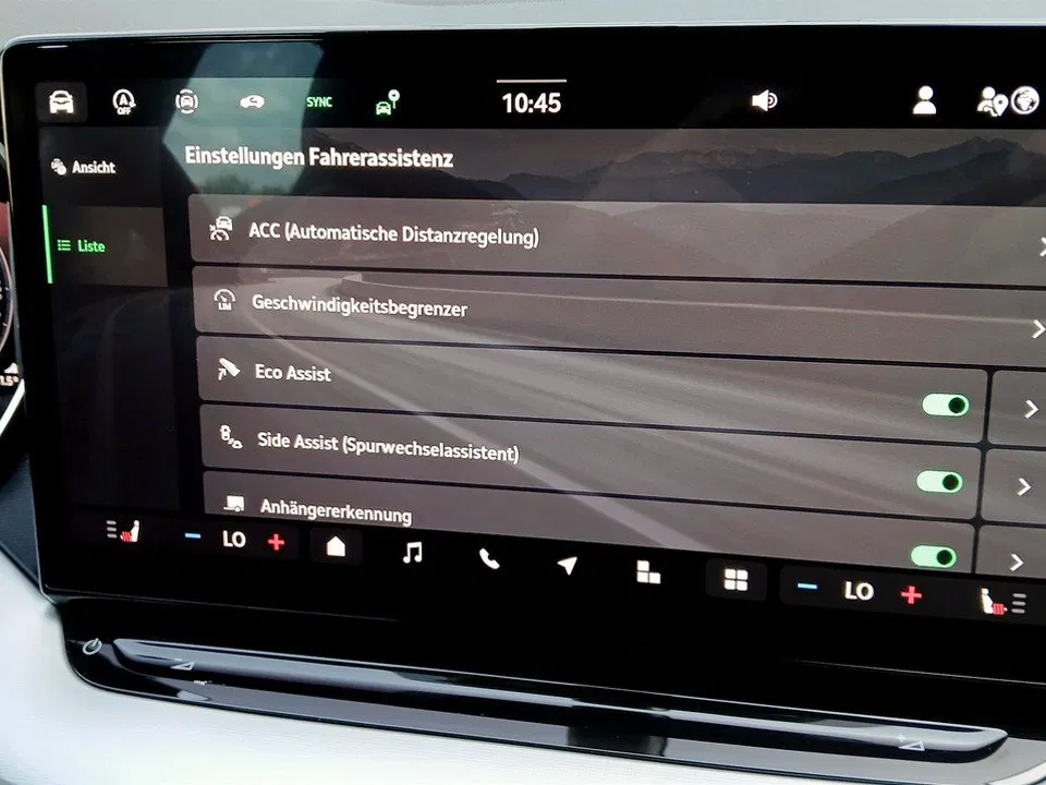 Skoda Octavia Combi 1.5 TSI DSG Selection | Bild 18 von 24