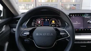 Skoda Octavia Combi 1.5 TSI DSG Selection | Thumbnail 12 von 24