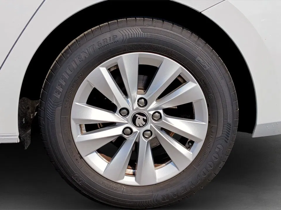 Skoda Octavia Combi 1.5 TSI mHEV Selection | Bild 6 von 6