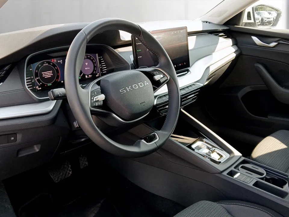 Skoda Octavia Combi 1.5 TSI mHEV Selection | Bild 8 von 22