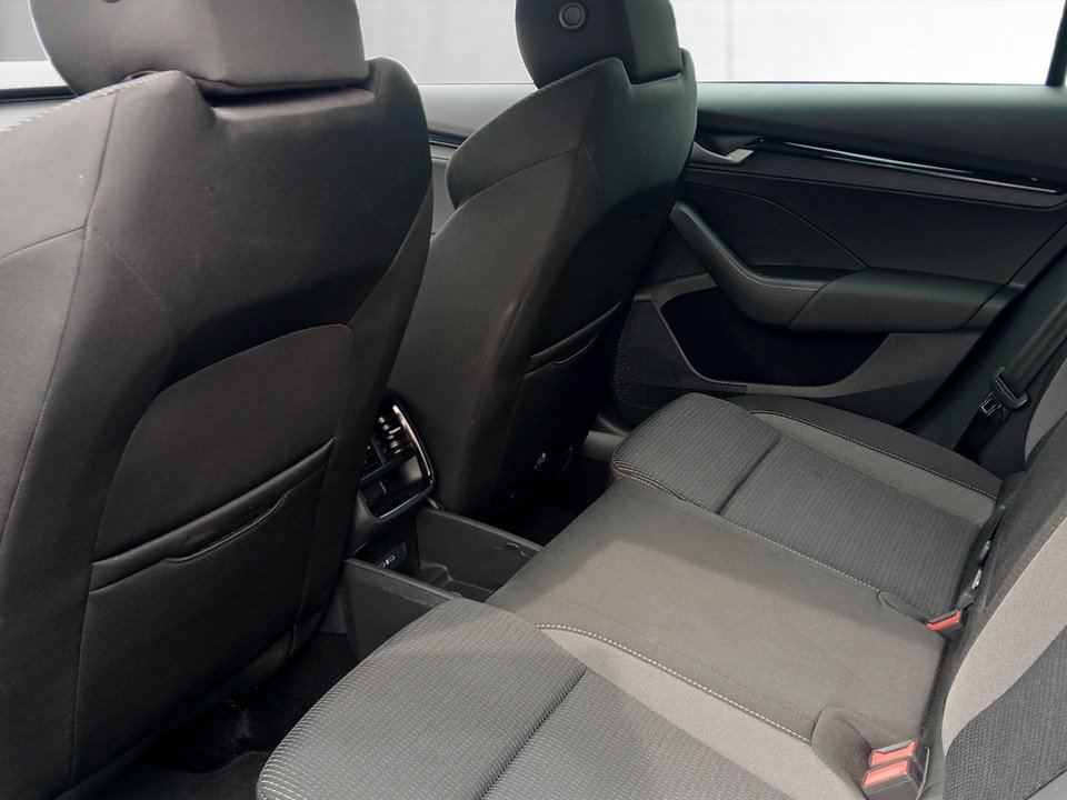 Skoda Octavia Combi 1.5 TSI DSG Selection | Bild 19 von 22