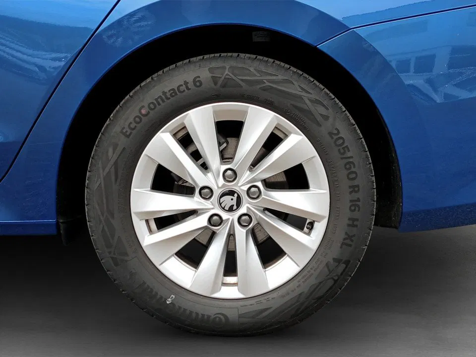 Skoda Octavia Combi 1.5 TSI DSG Selection | Bild 6 von 22