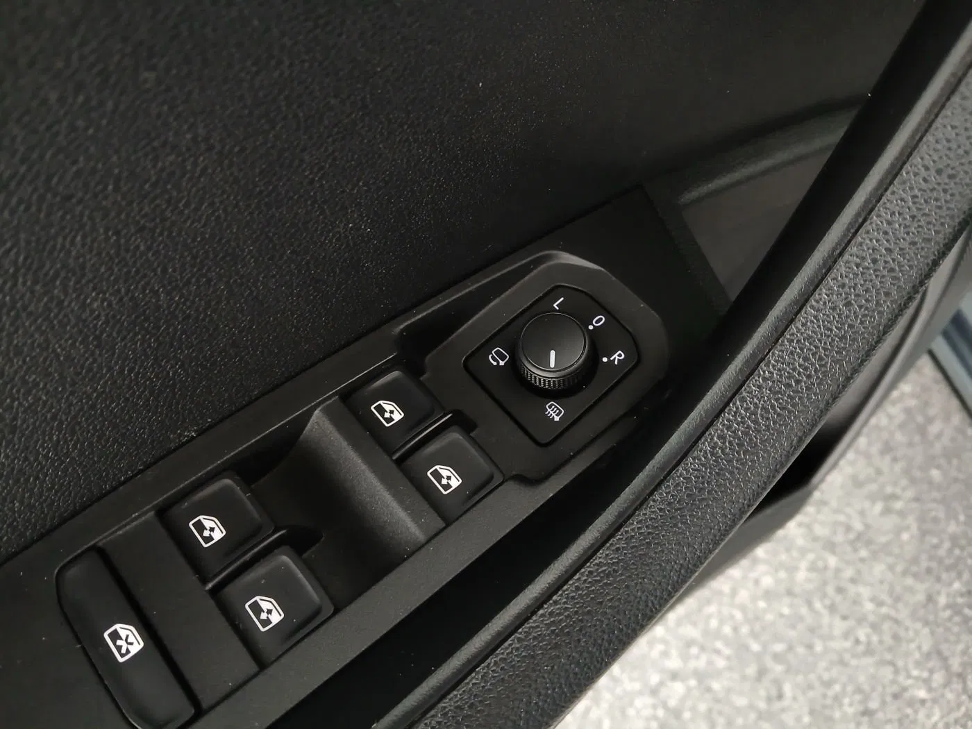 Skoda Karoq 1.5 TSI ACT Style 125 | Bild 11 von 30