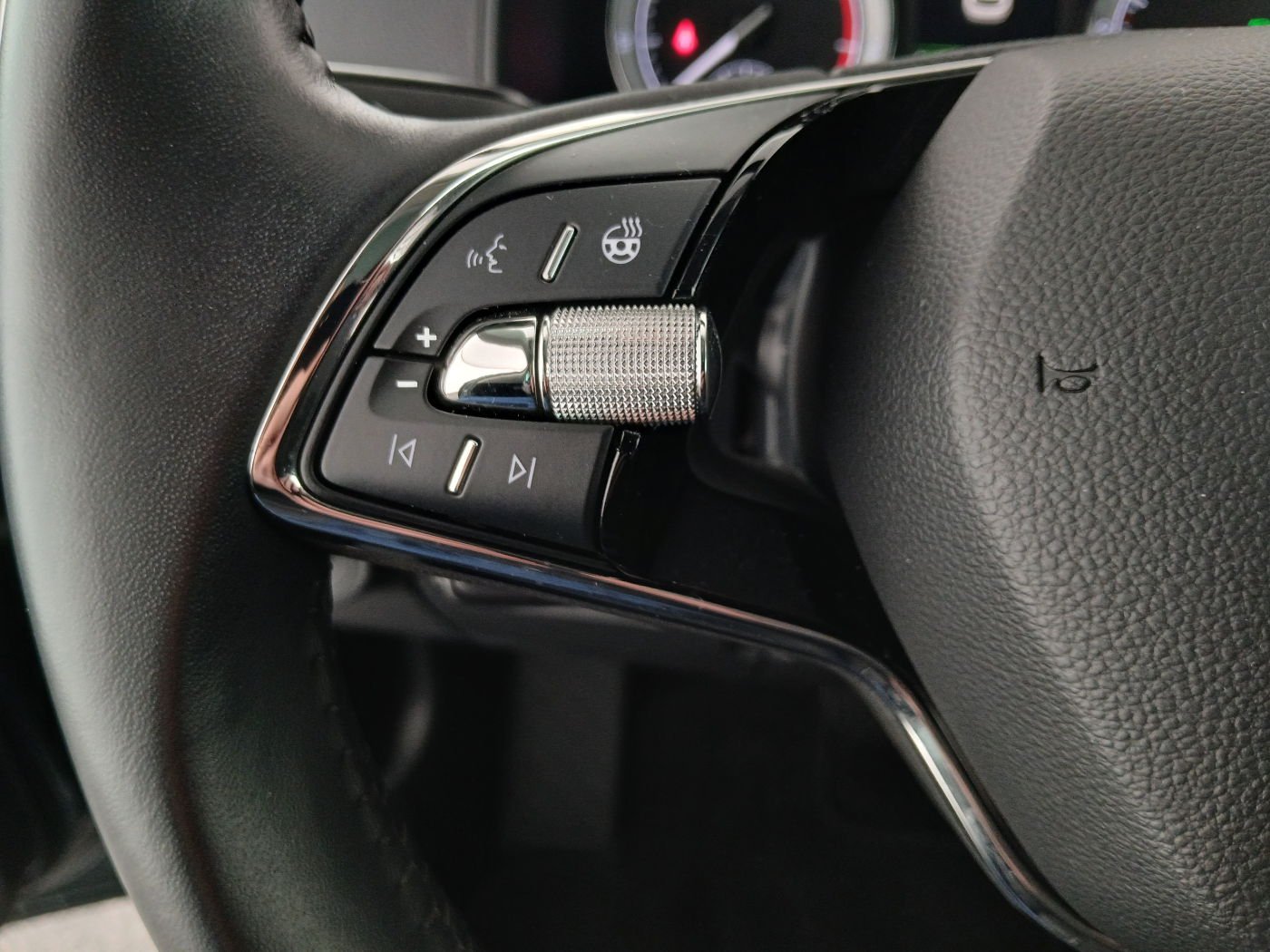 Skoda Karoq 1.5 TSI ACT Style 125 | Bild 17 von 30