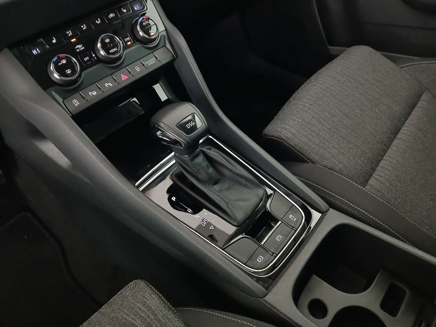 Skoda Karoq 1.5 TSI ACT Style 125 | Bild 26 von 30