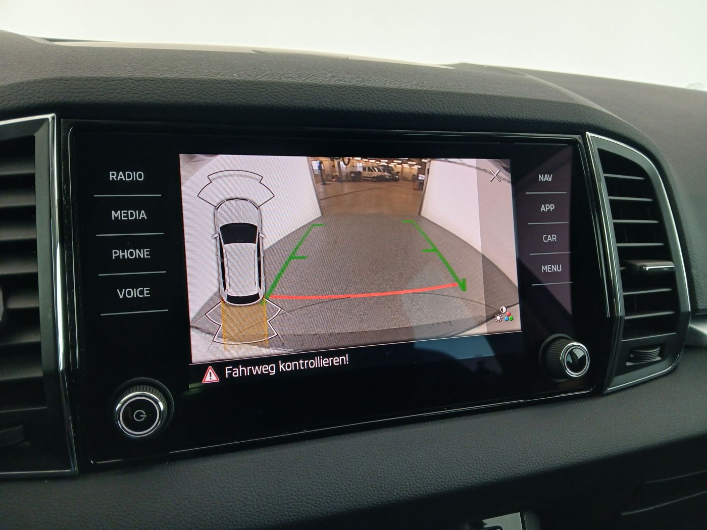 Skoda Karoq 1.5 TSI ACT Style 125 | Bild 23 von 30