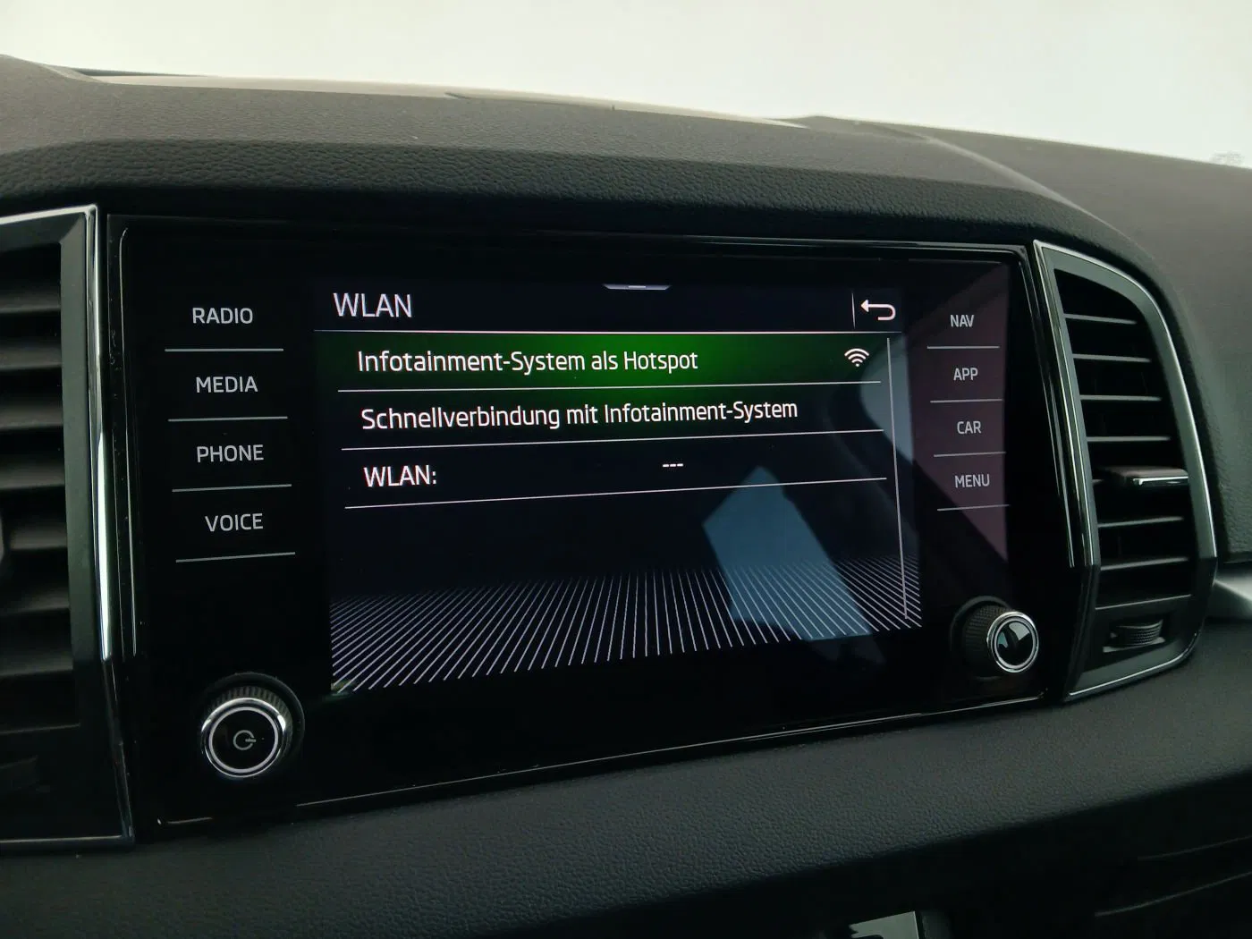 Skoda Karoq 1.5 TSI ACT Style 125 | Bild 24 von 30