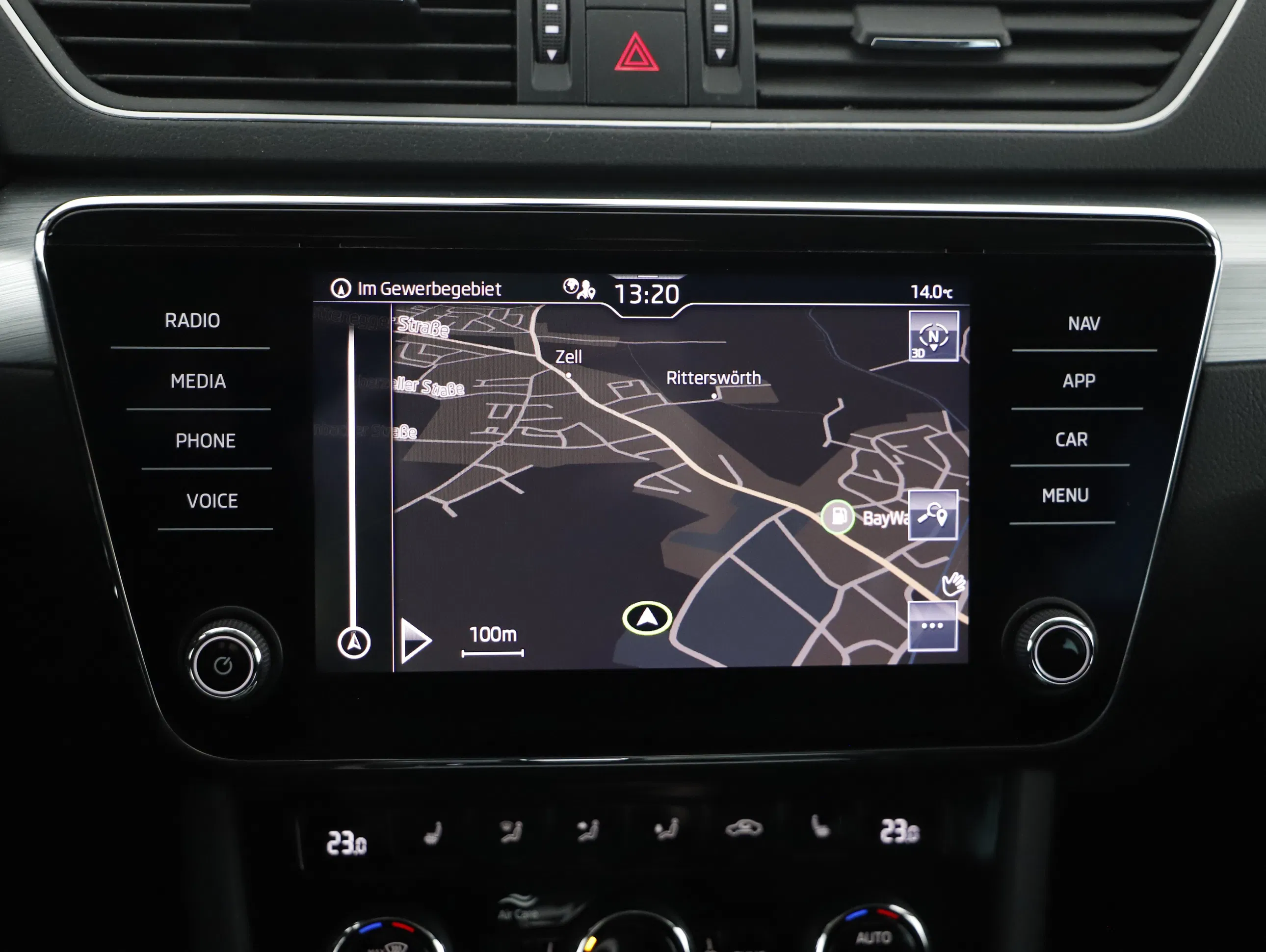 Skoda Superb Combi 2.0 TDI Ambition | Bild 9 von 18