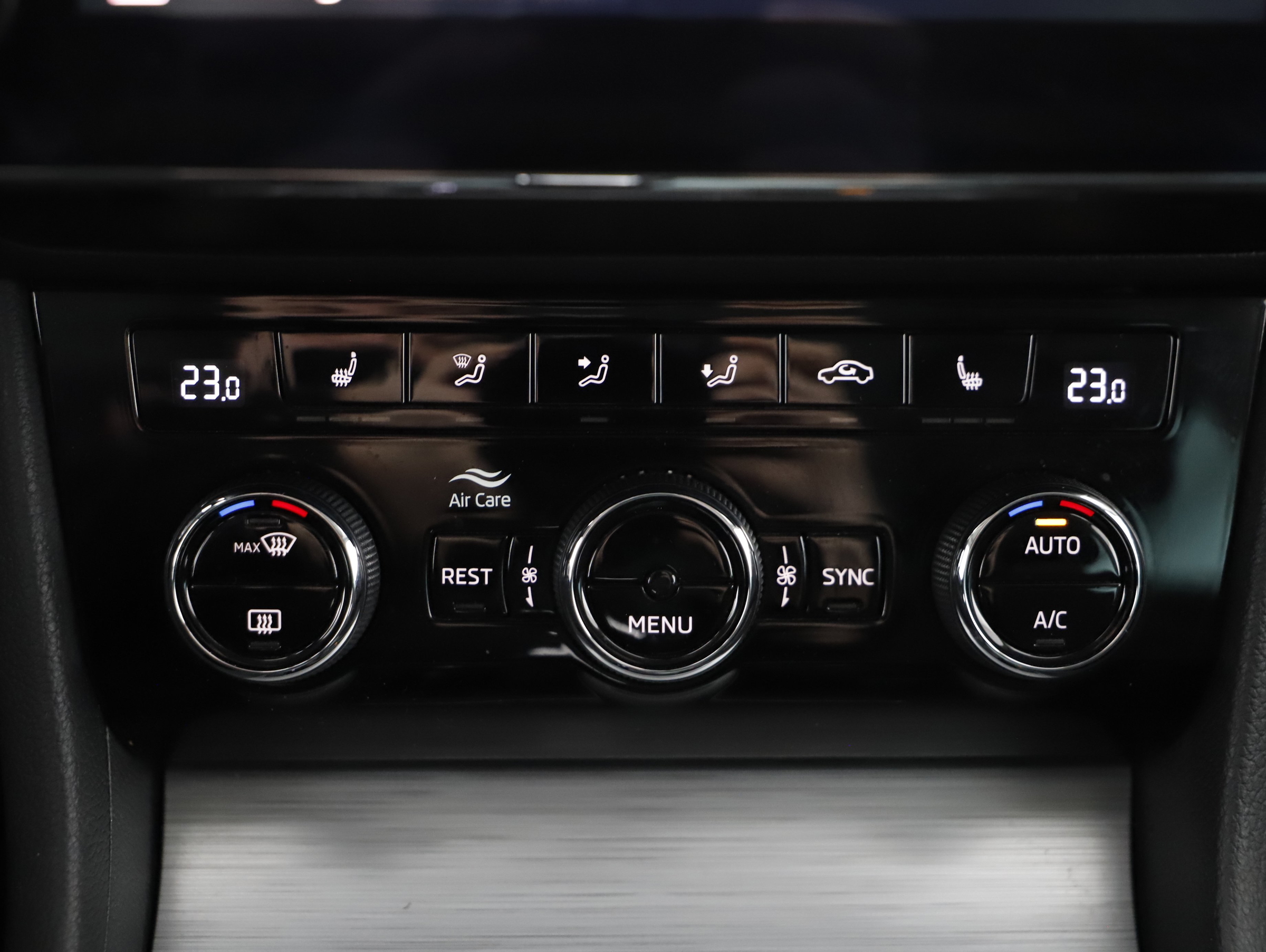 Skoda Superb Combi 2.0 TDI Ambition | Bild 11 von 18