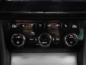 Skoda Superb Combi 2.0 TDI Ambition | Thumbnail 11 von 18