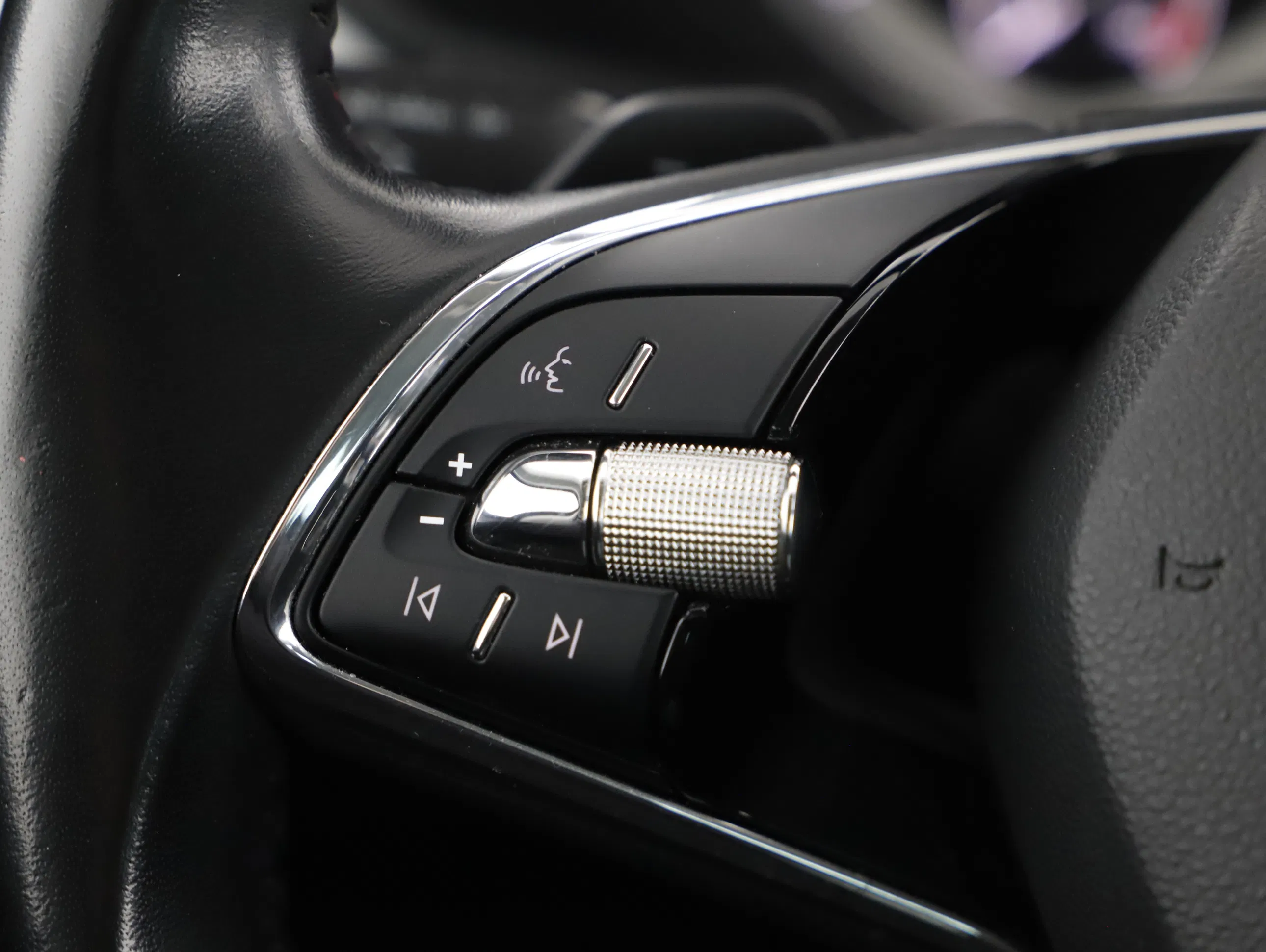 Skoda Superb Combi 2.0 TDI Ambition | Bild 12 von 18