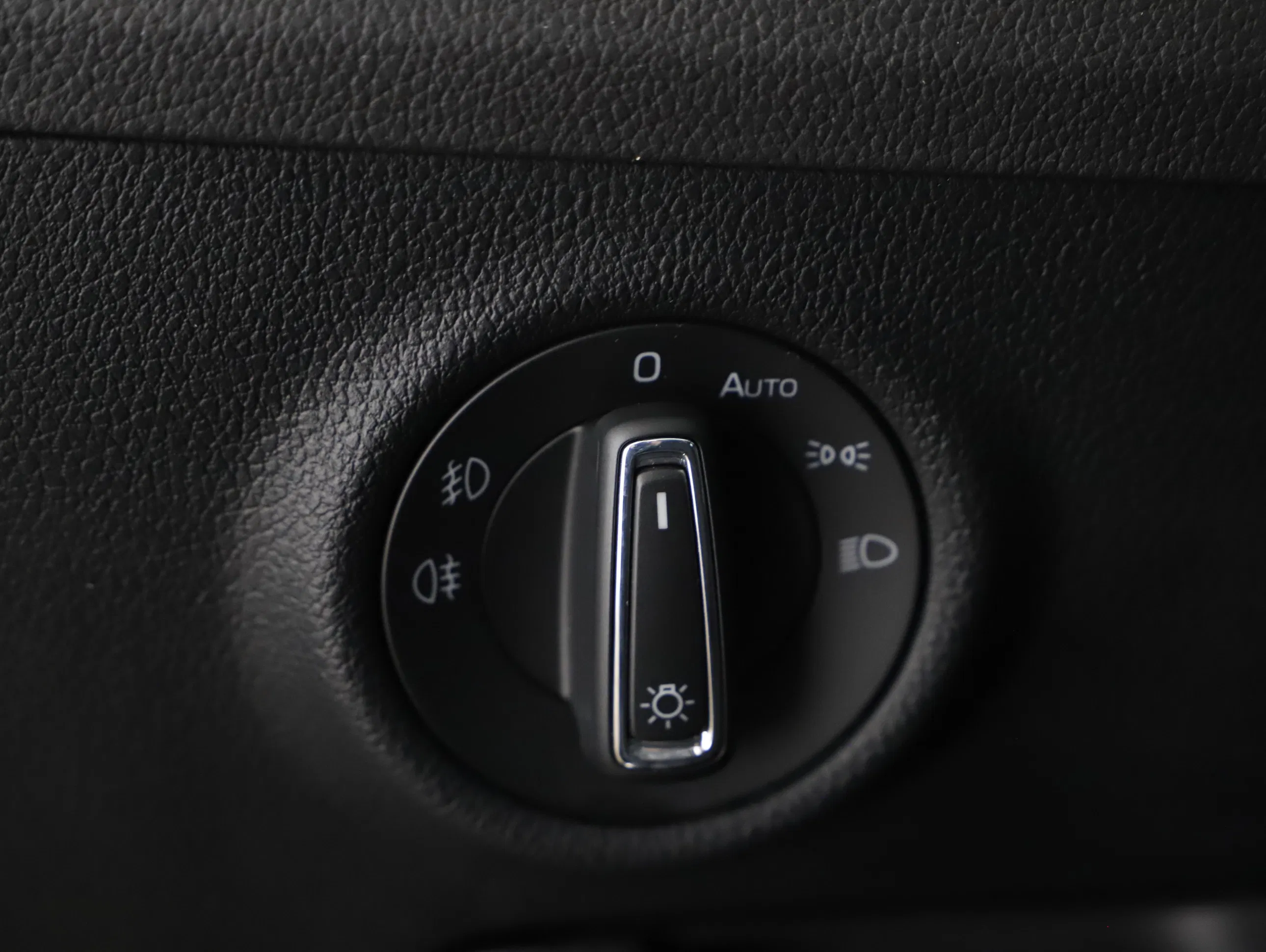 Skoda Superb Combi 2.0 TDI Ambition | Bild 14 von 18