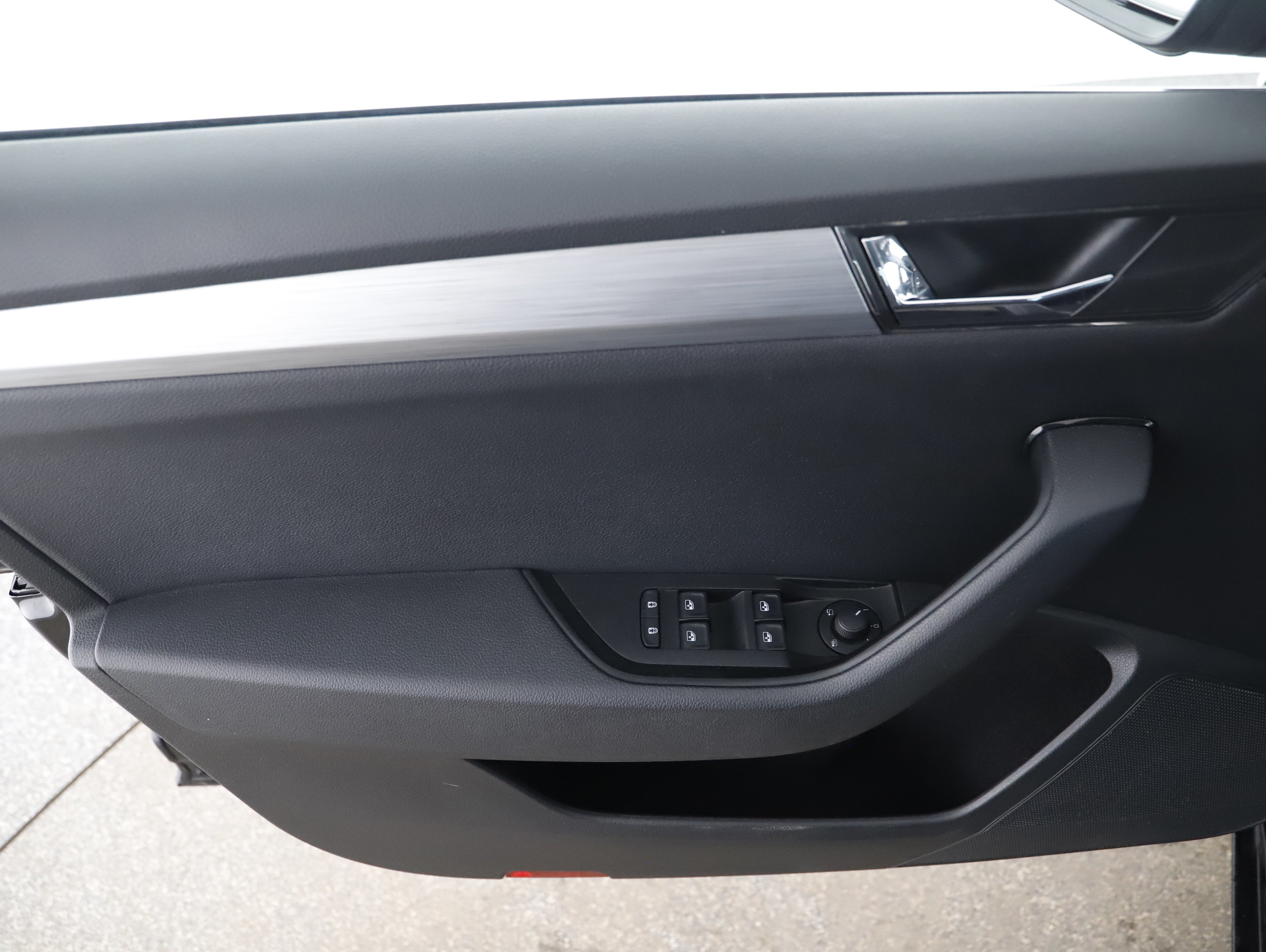 Skoda Superb Combi 2.0 TDI Ambition | Bild 15 von 18