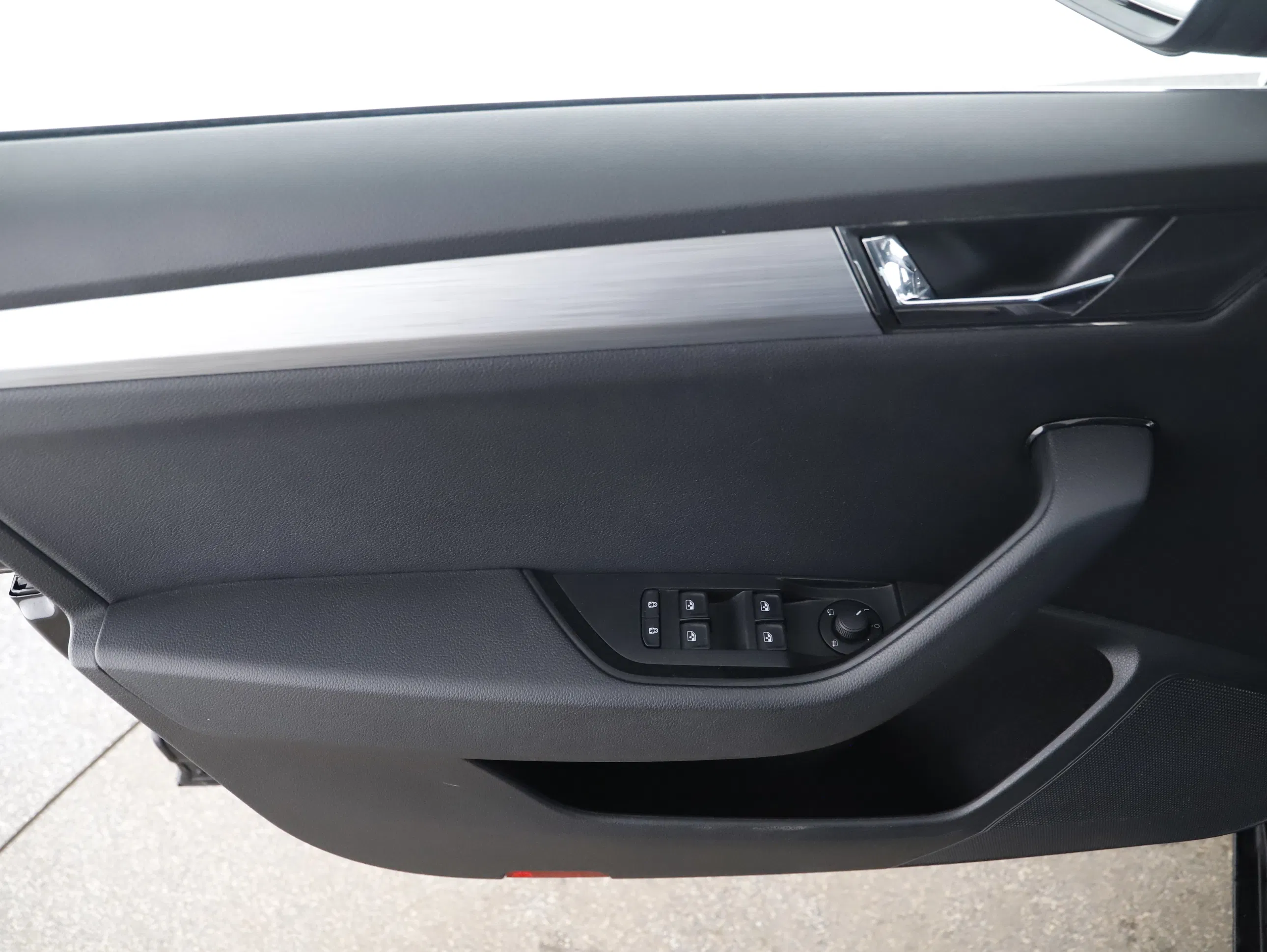 Skoda Superb Combi 2.0 TDI Ambition | Bild 15 von 18