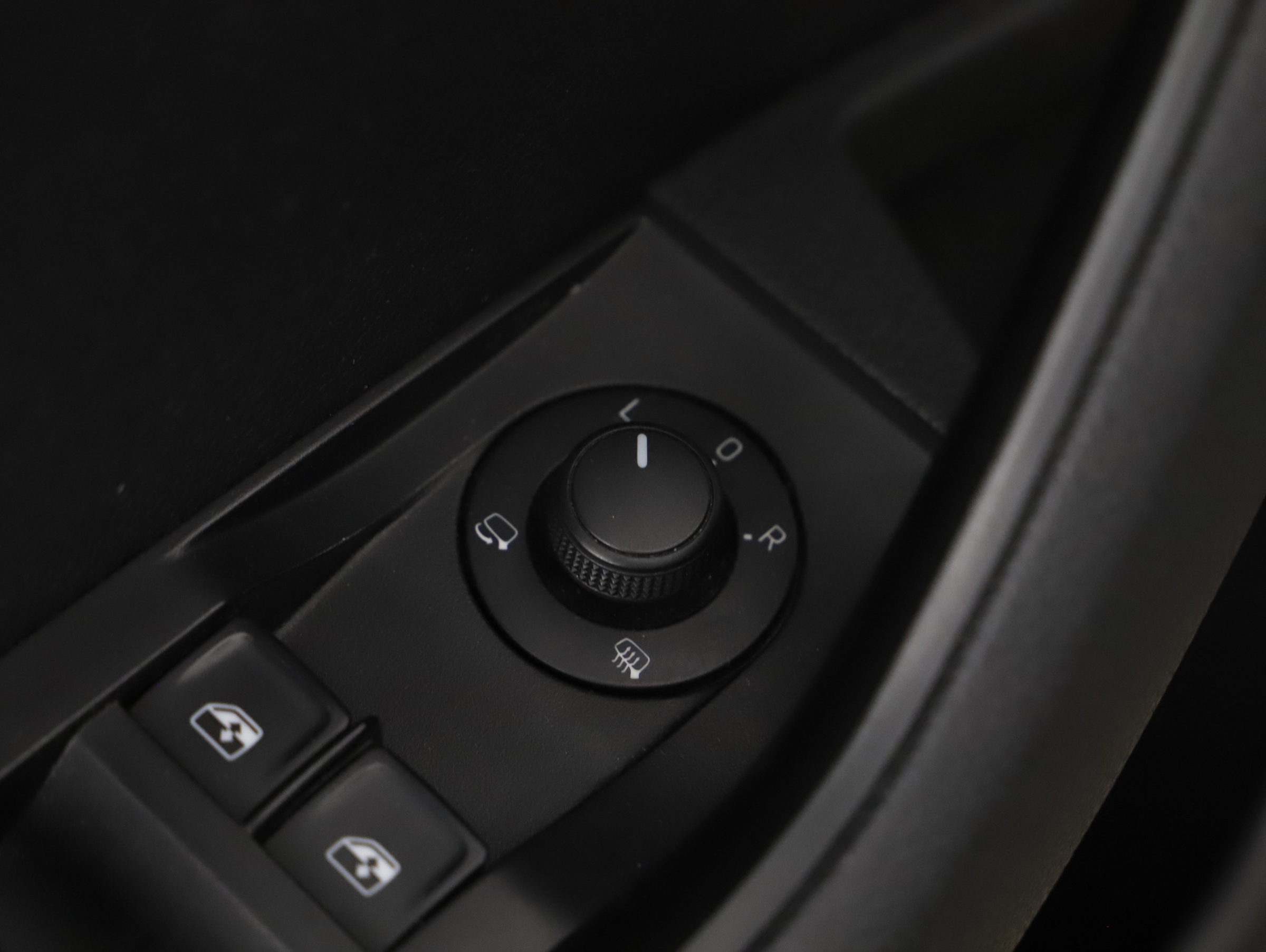 Skoda Superb Combi 2.0 TDI Ambition | Bild 16 von 18