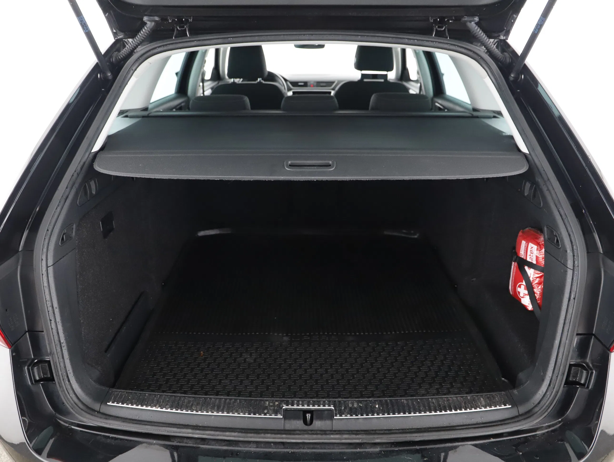 Skoda Superb Combi 2.0 TDI Ambition | Bild 17 von 18