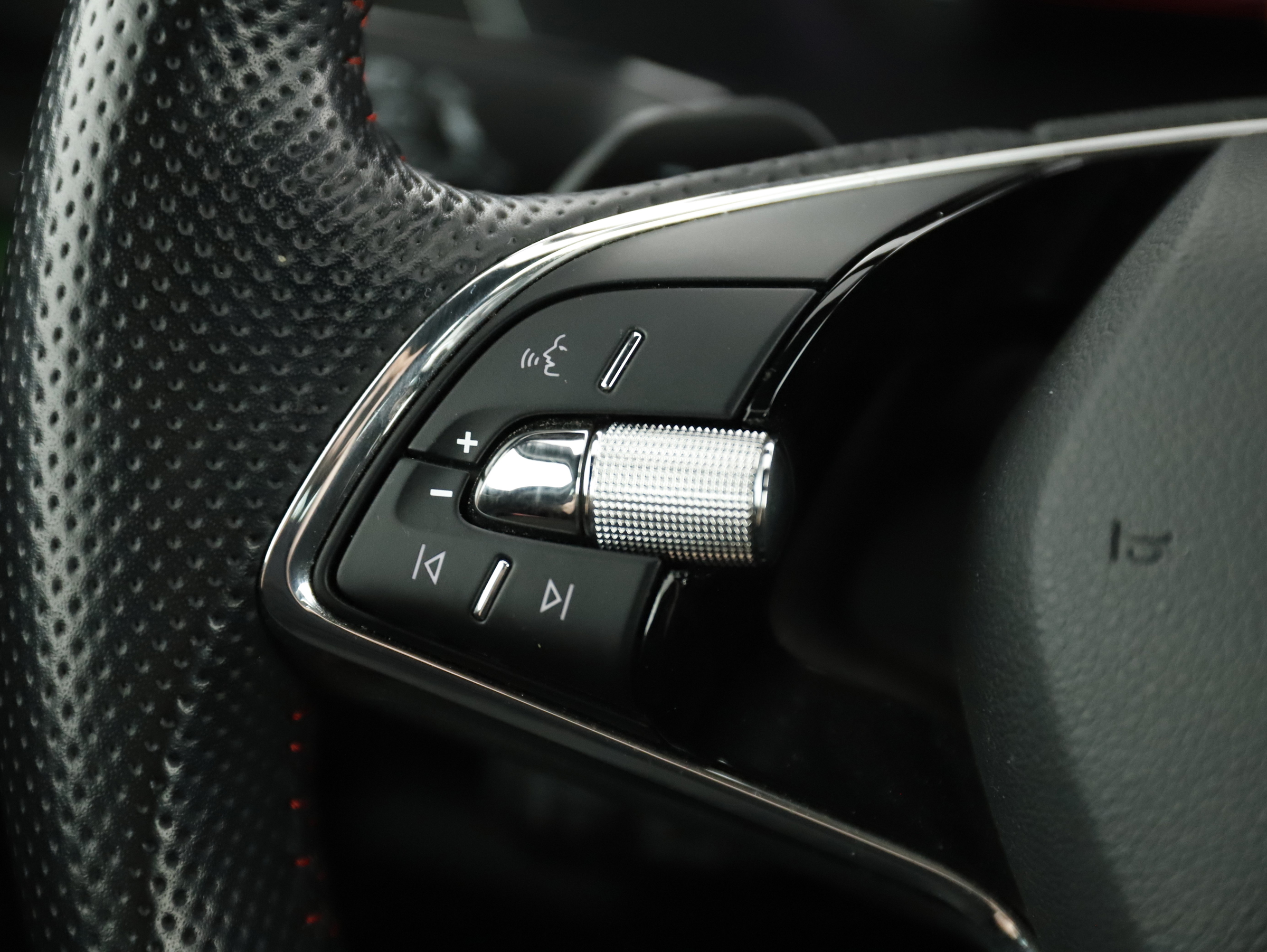 Skoda Octavia Combi 2.0 TSI RS | Bild 20 von 31