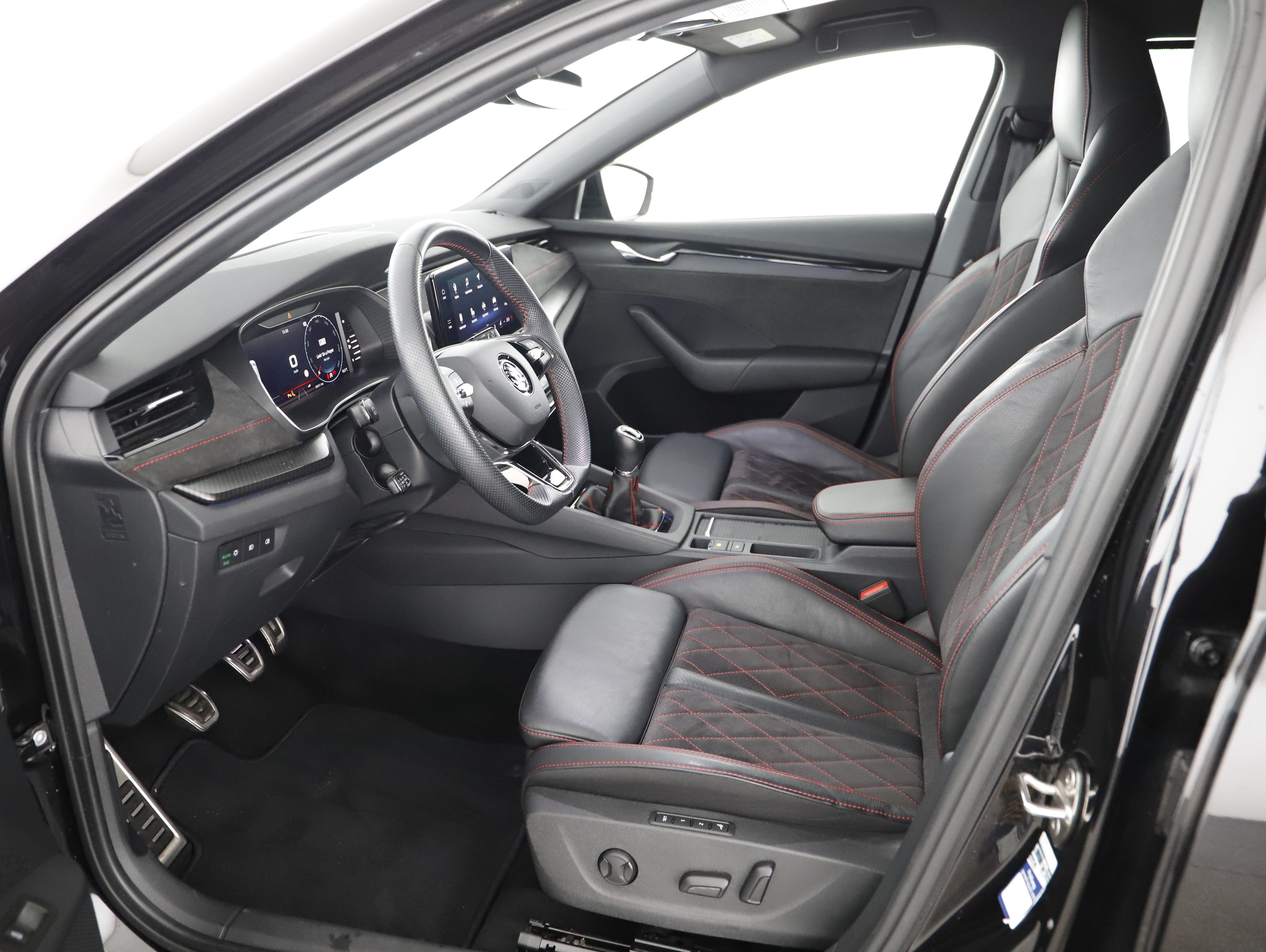 Skoda Octavia Combi 2.0 TSI RS | Bild 14 von 30