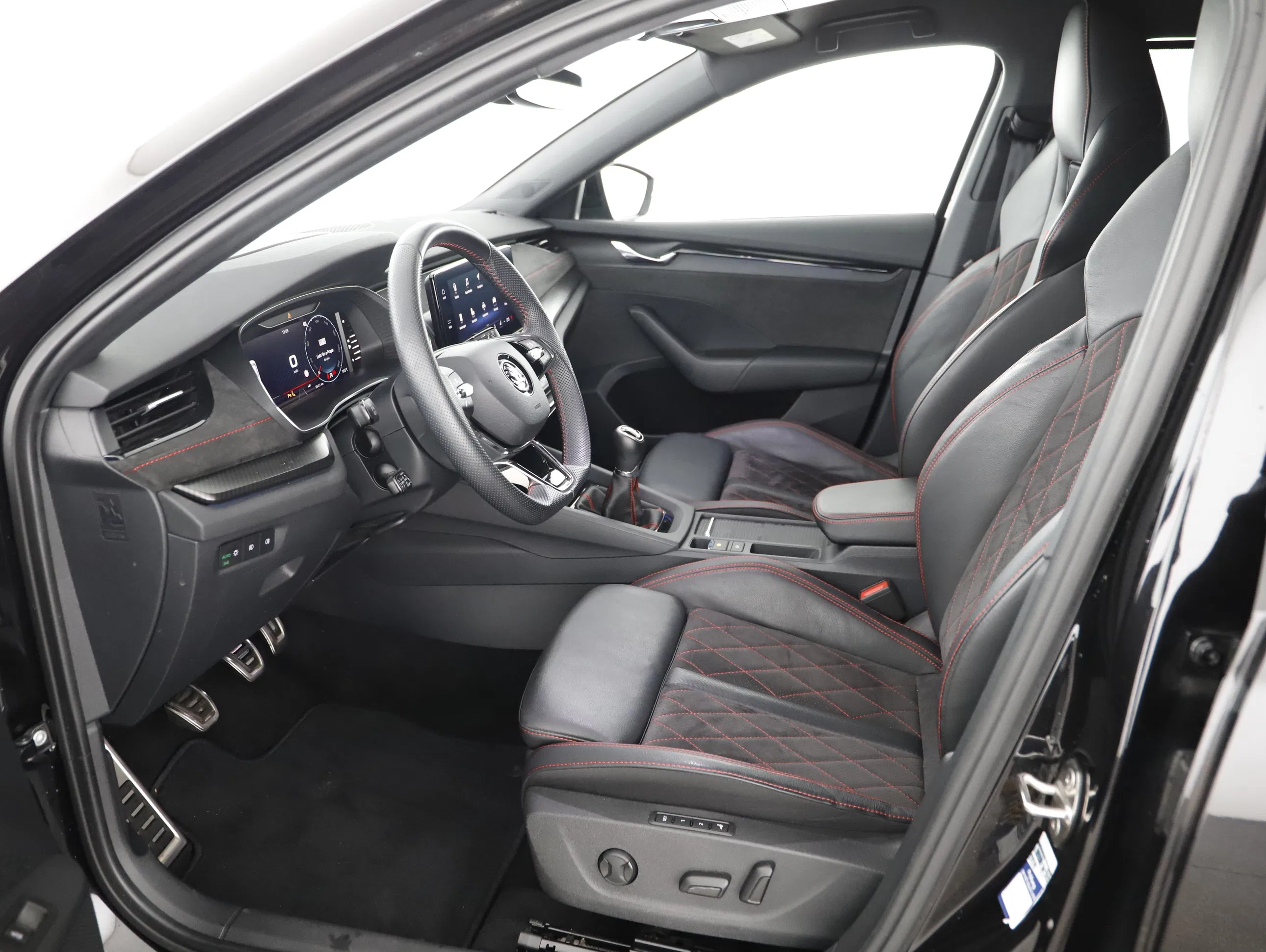 Skoda Octavia Combi 2.0 TSI RS | Bild 14 von 30